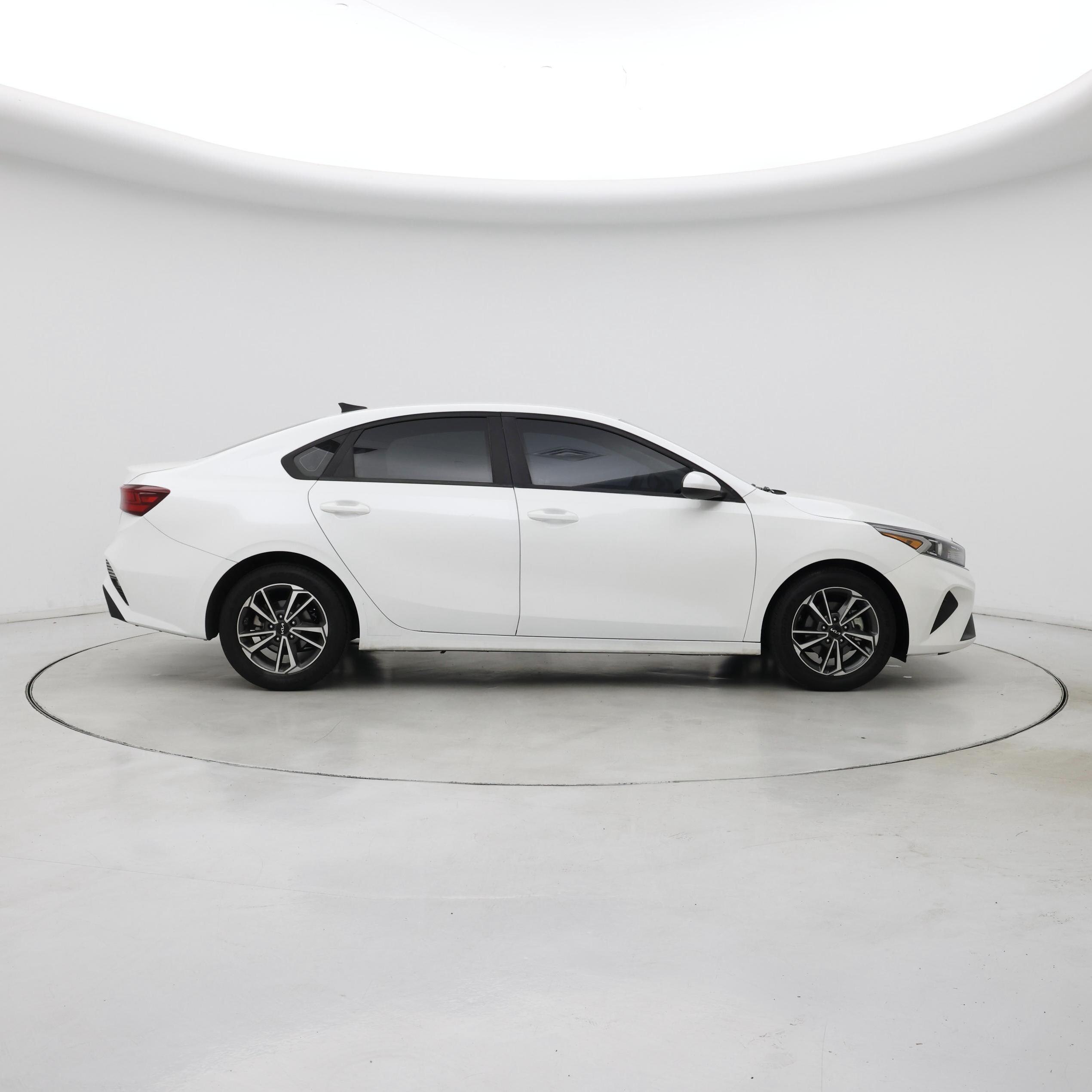 Thumbnail: 2022 Kia Forte - 7