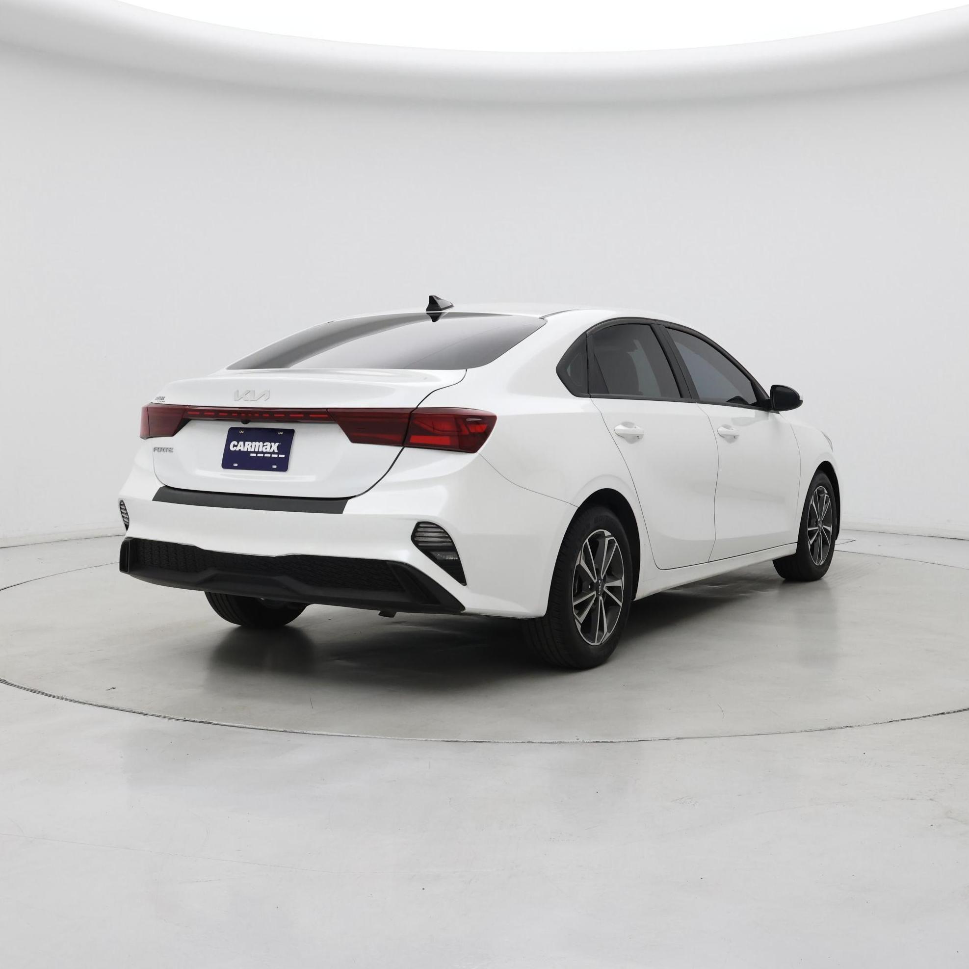 Thumbnail: 2022 Kia Forte - 8