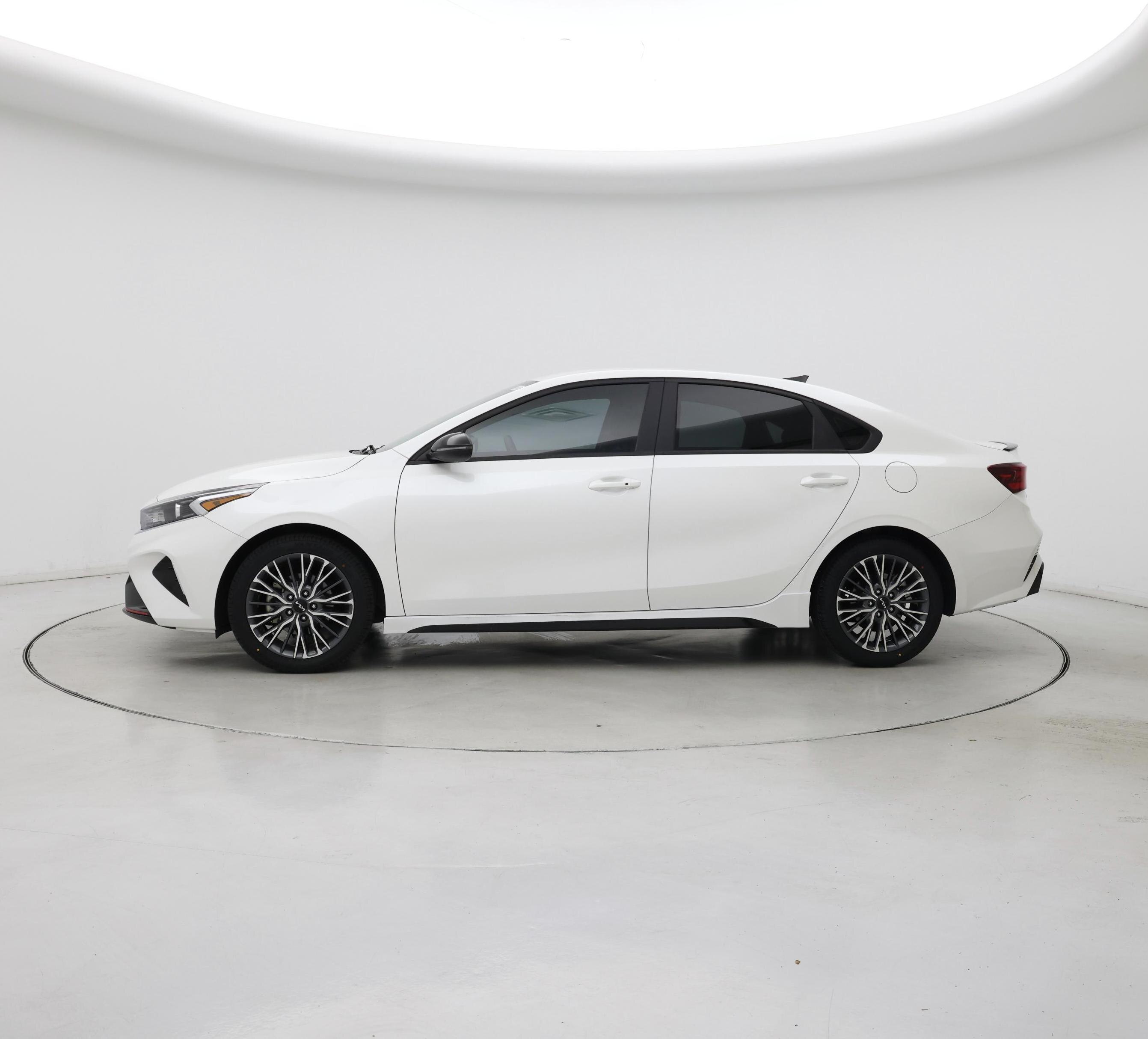 Thumbnail: 2023 Kia Forte - 3