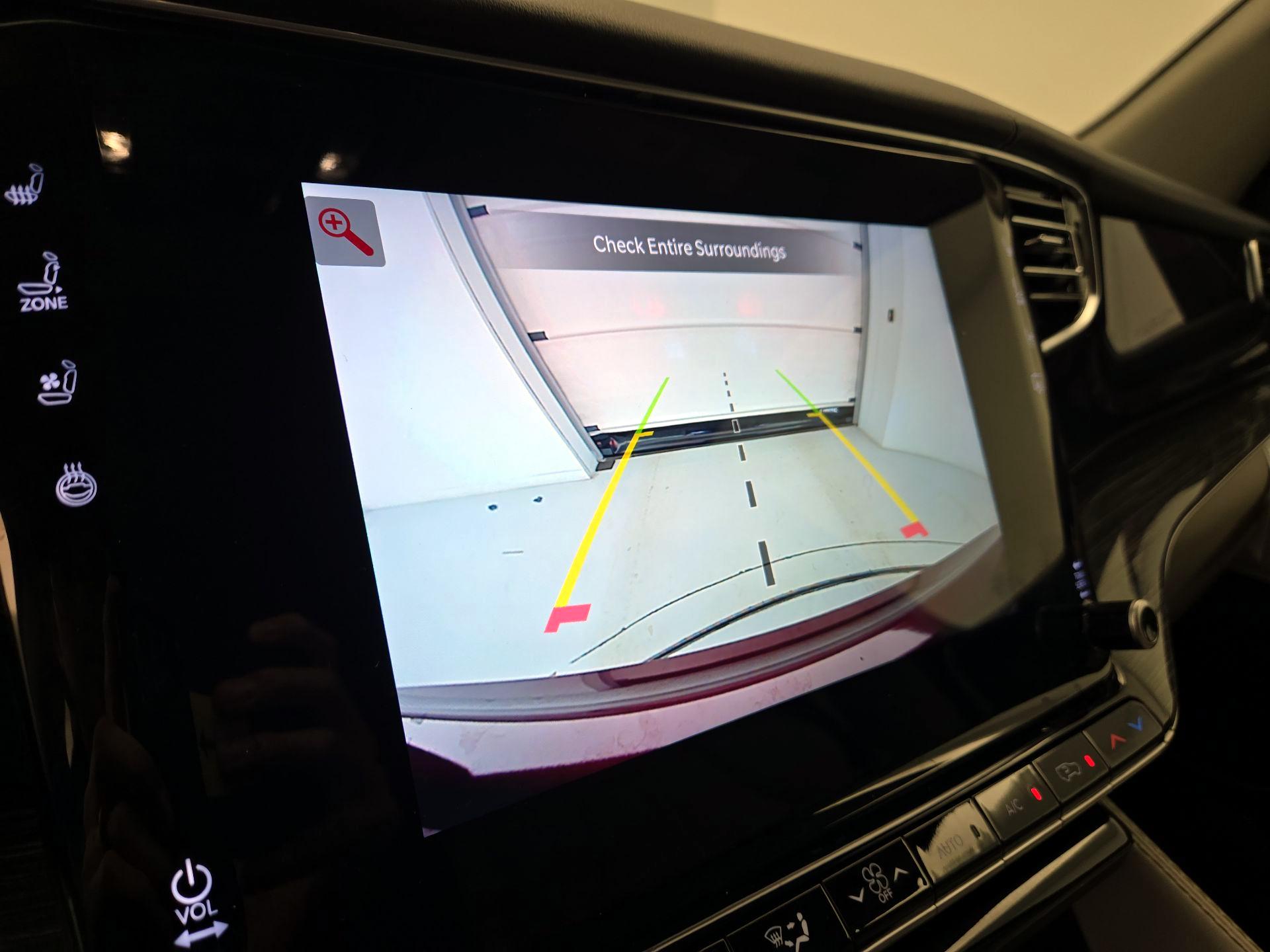 Thumbnail: 2022 Jeep Wagoneer - 15