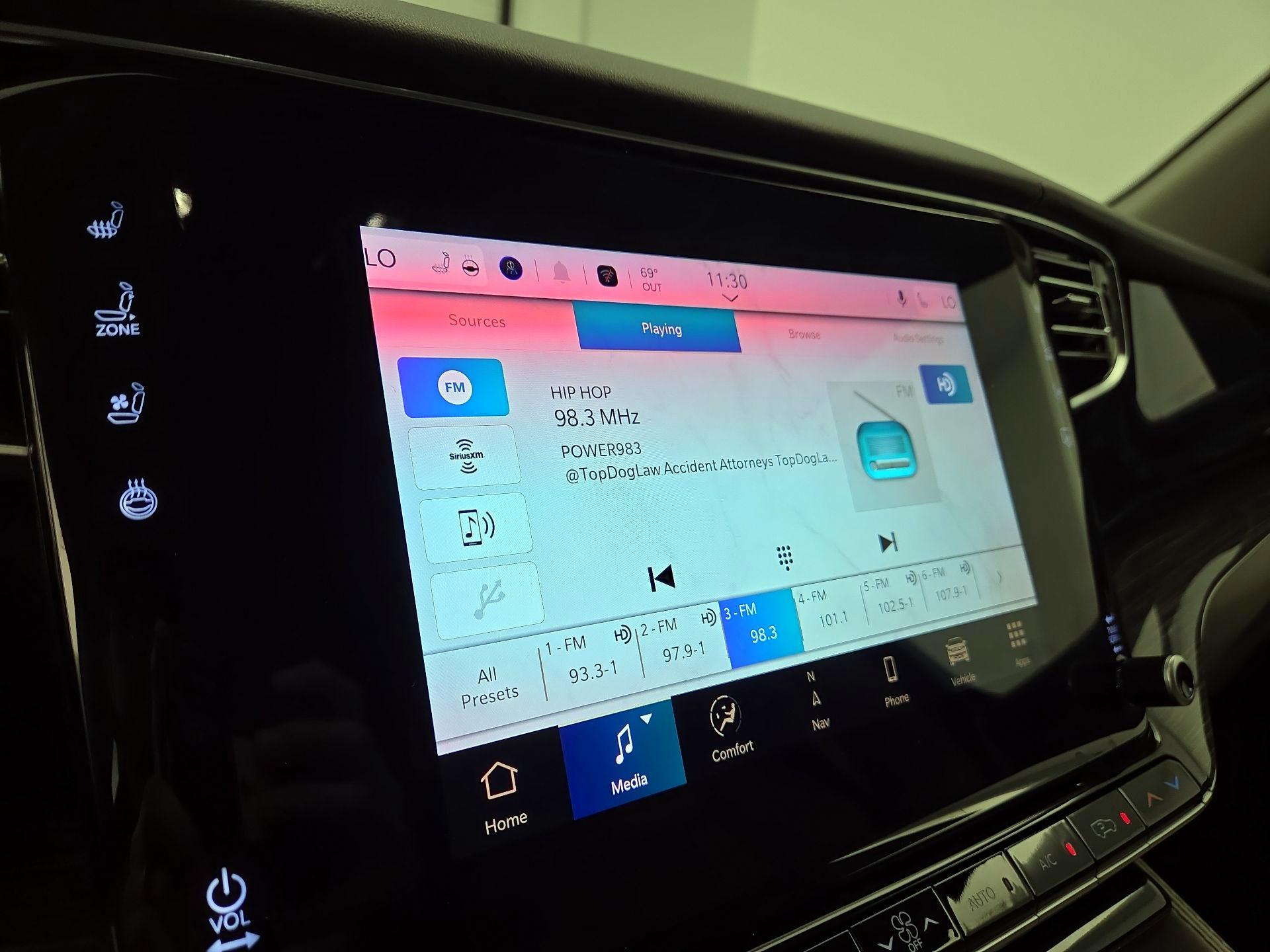 Thumbnail: 2022 Jeep Wagoneer - 16