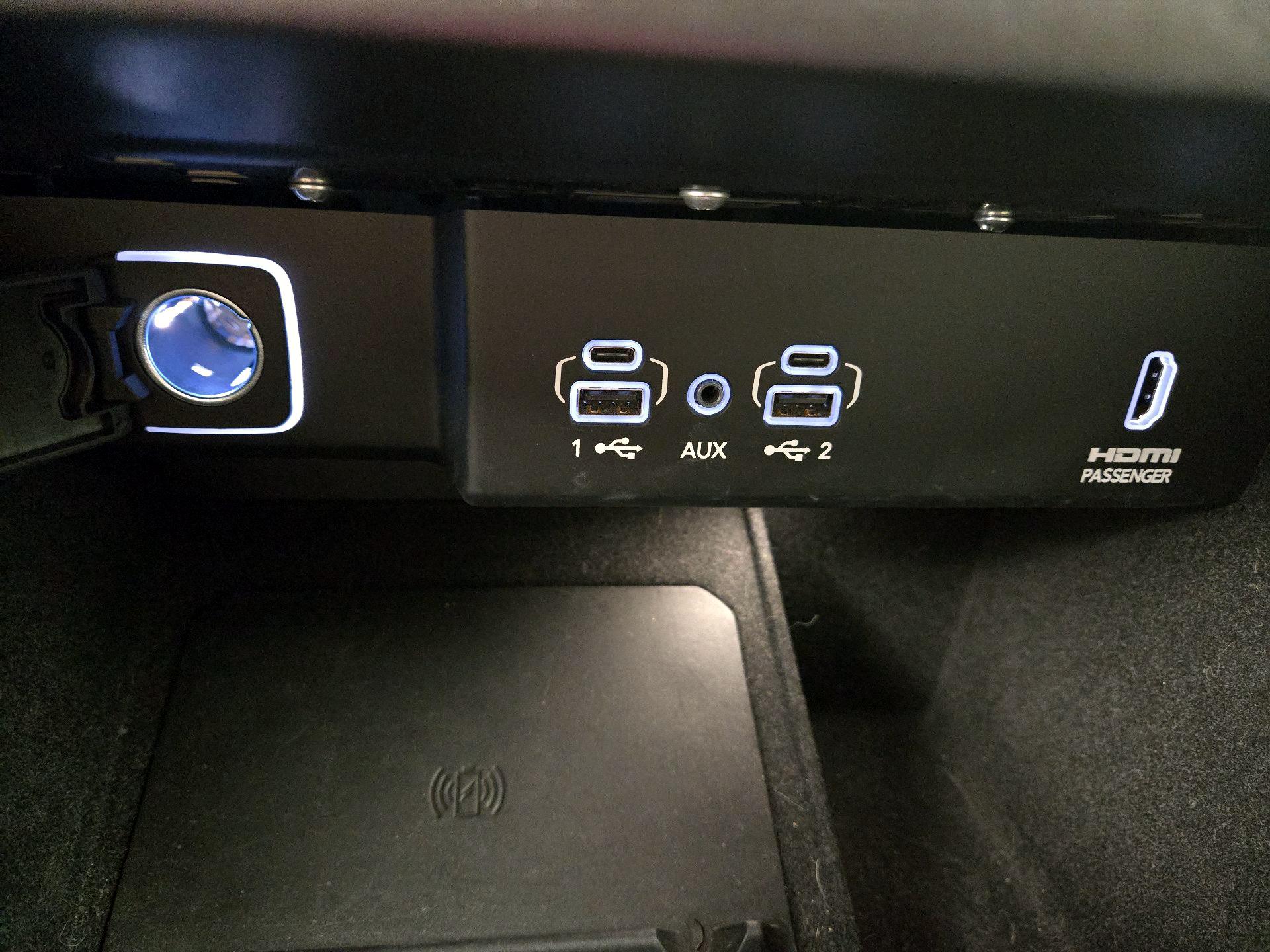 Thumbnail: 2022 Jeep Wagoneer - 19