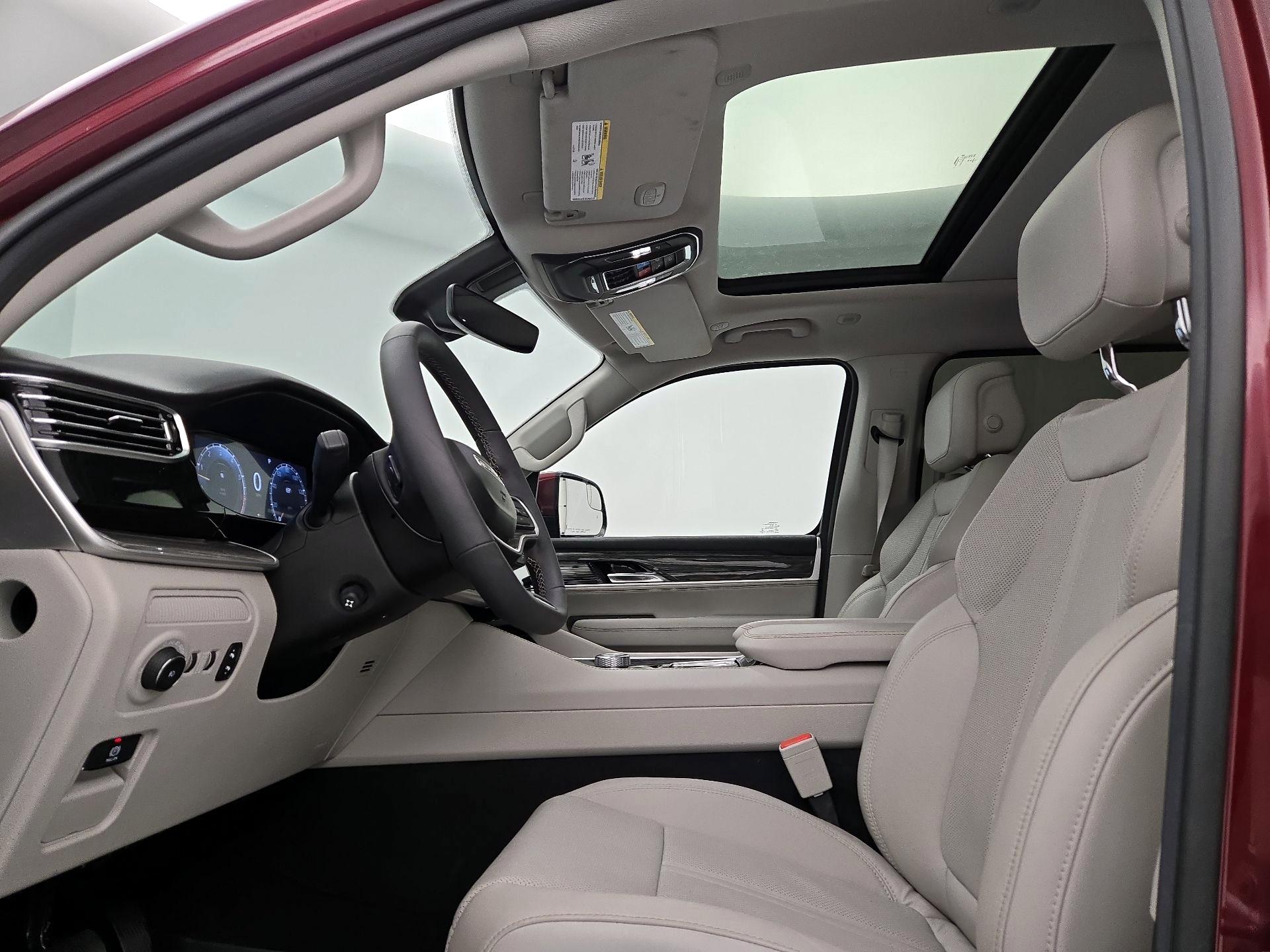 Thumbnail: 2022 Jeep Wagoneer - 20