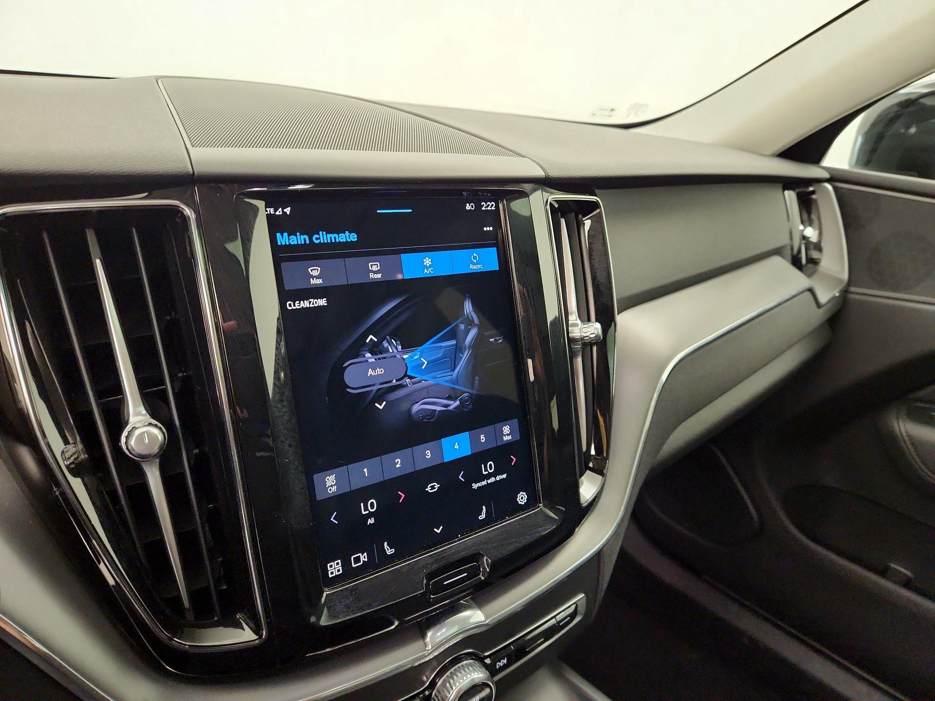 Thumbnail: 2024 Volvo XC60 - 17