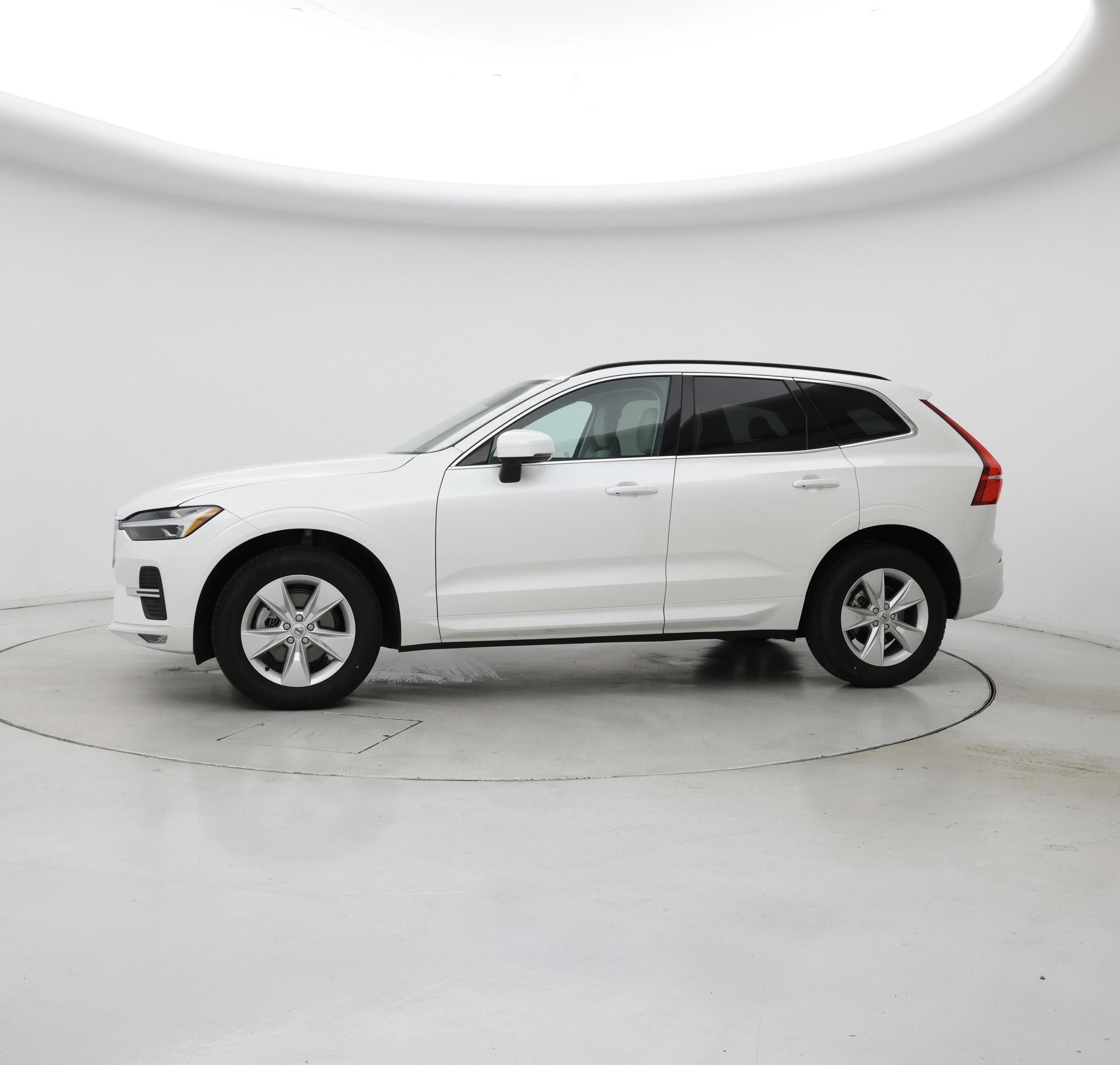 Thumbnail: 2022 Volvo XC60 - 3
