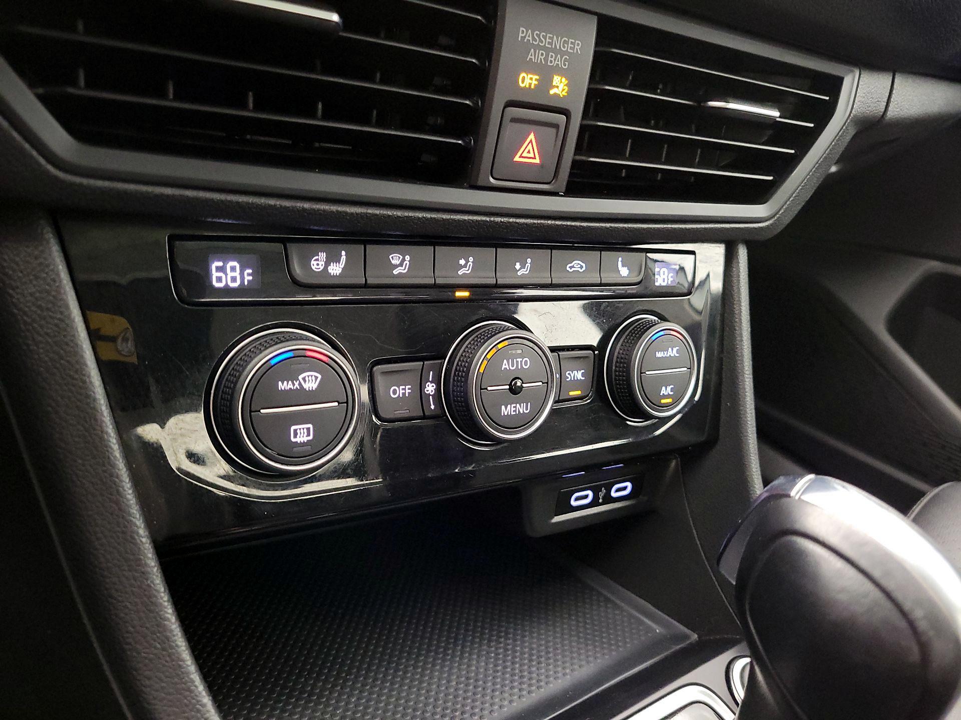 Thumbnail: 2021 Volkswagen Jetta - 16