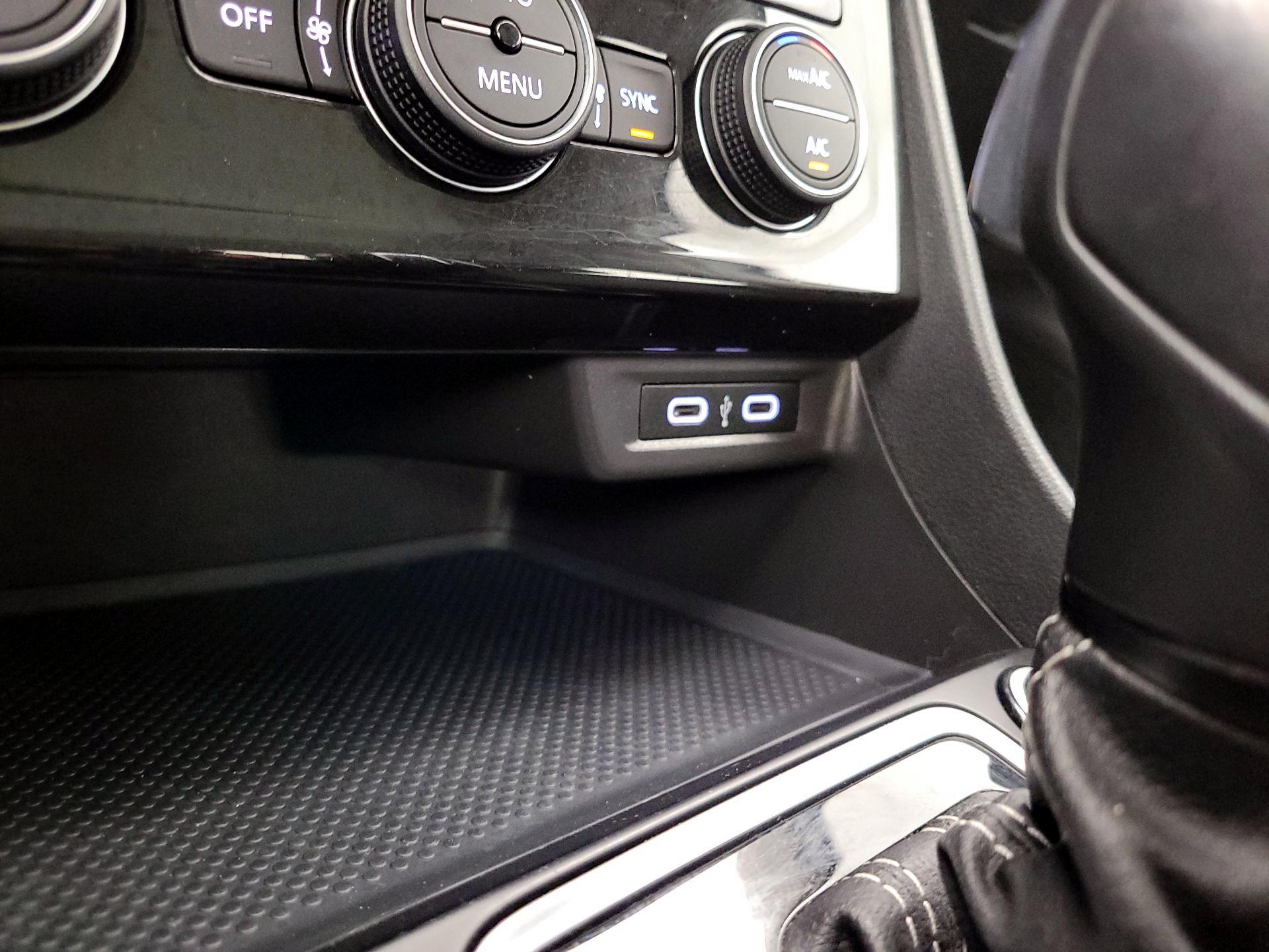 Thumbnail: 2021 Volkswagen Jetta - 18