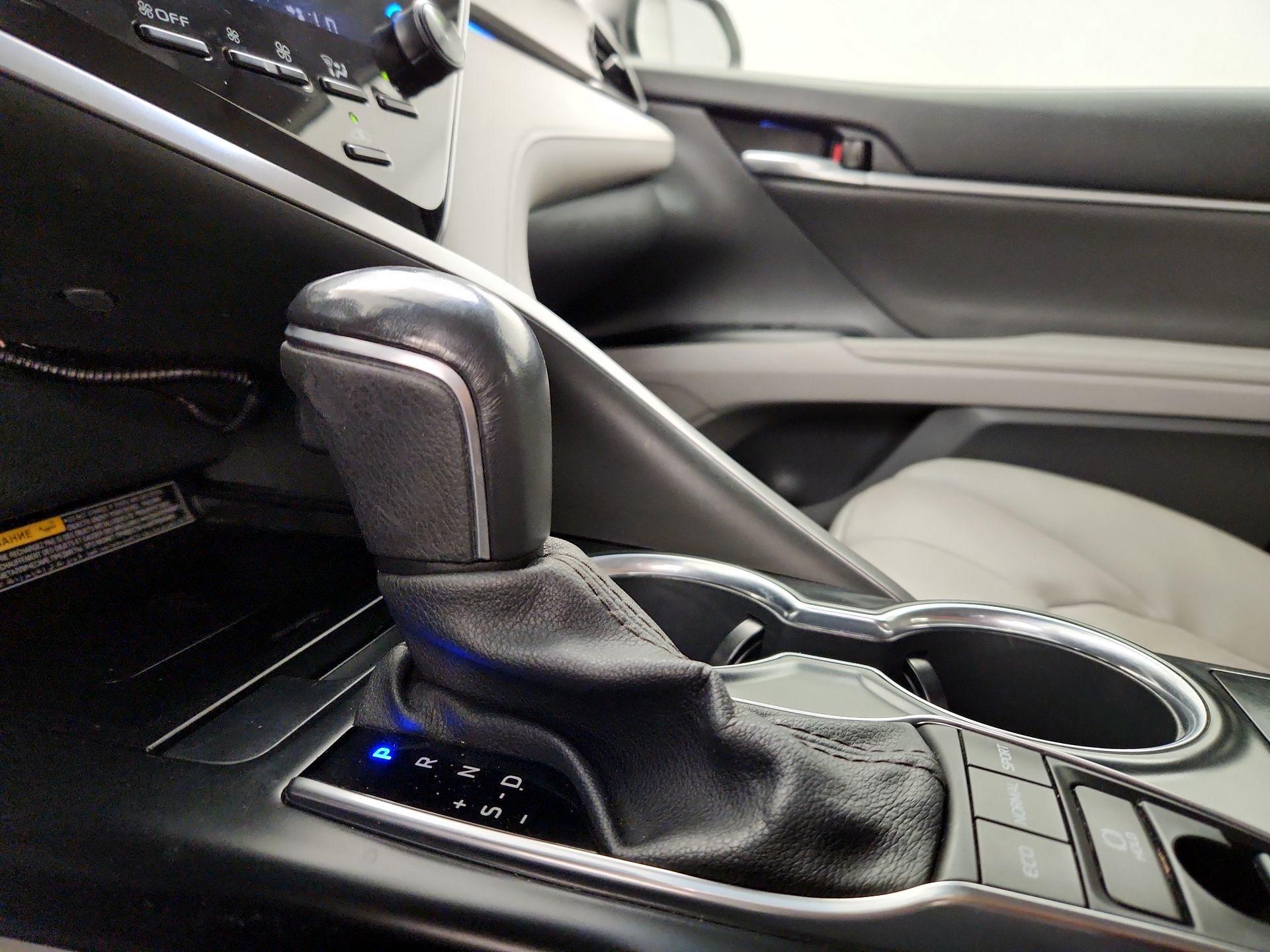 Thumbnail: 2020 Toyota Camry - 17