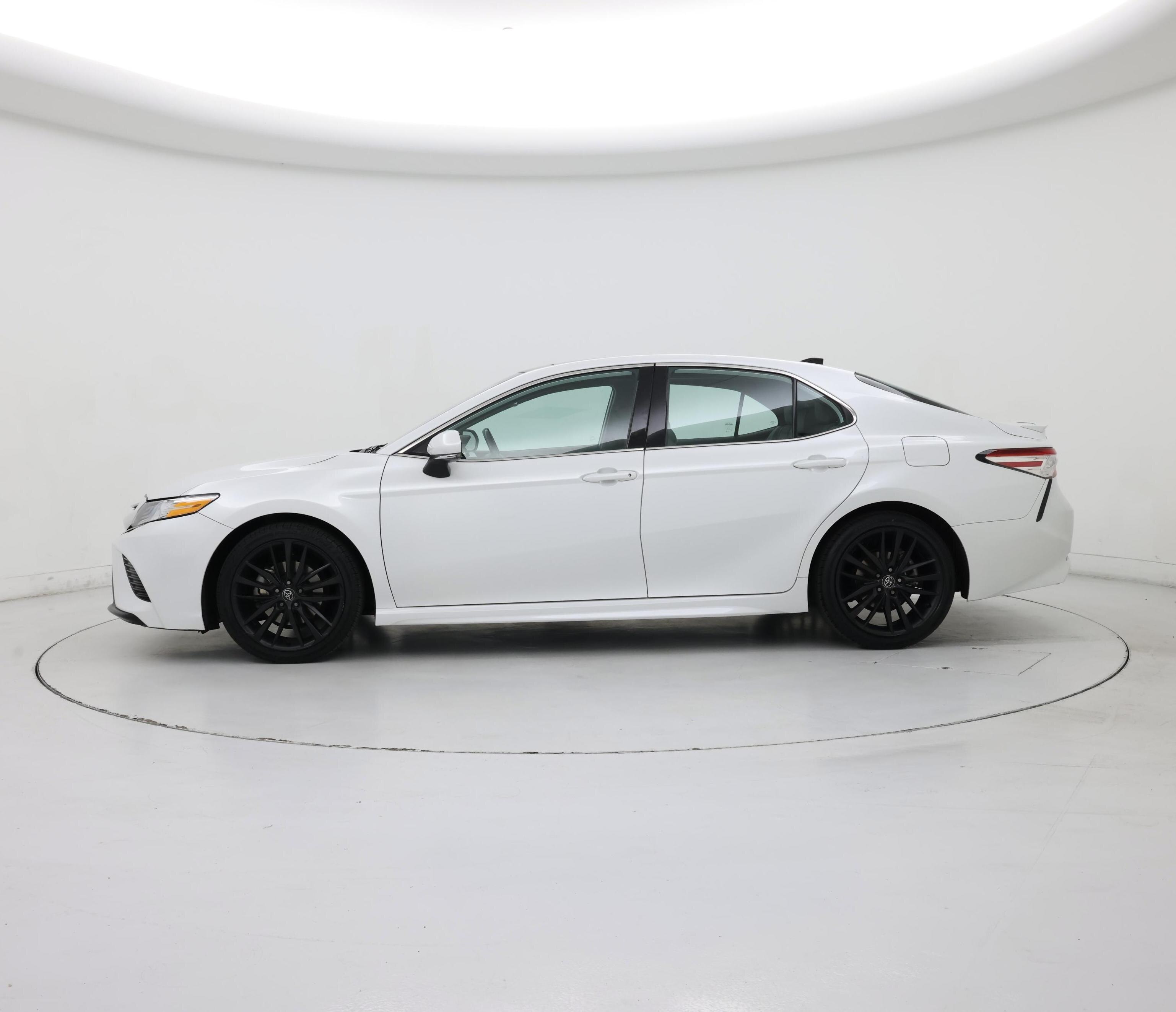 Thumbnail: 2020 Toyota Camry - 3