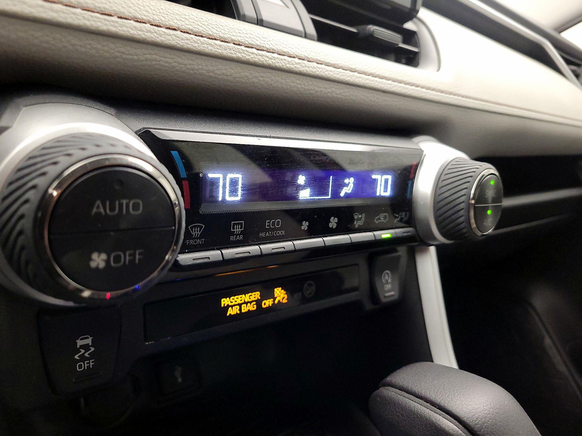 Thumbnail: 2021 Toyota RAV4 - 16