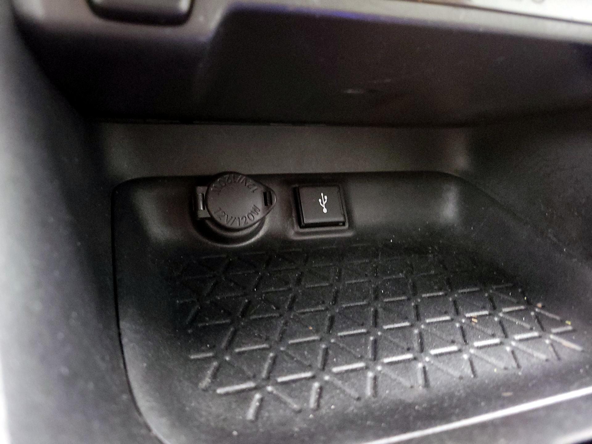 Thumbnail: 2021 Toyota RAV4 - 18