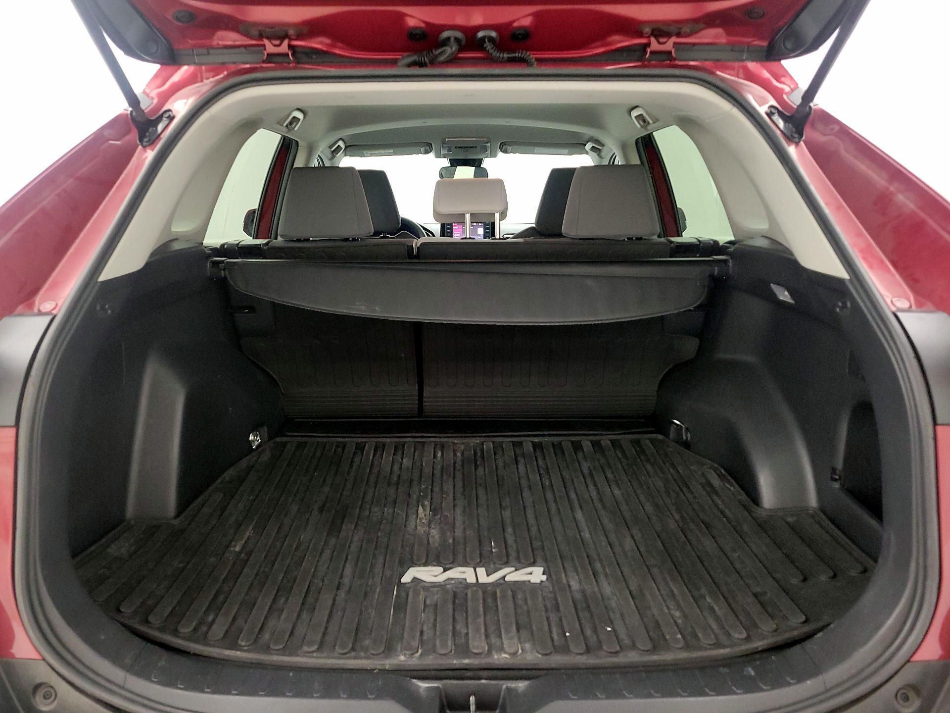 Thumbnail: 2021 Toyota RAV4 - 20