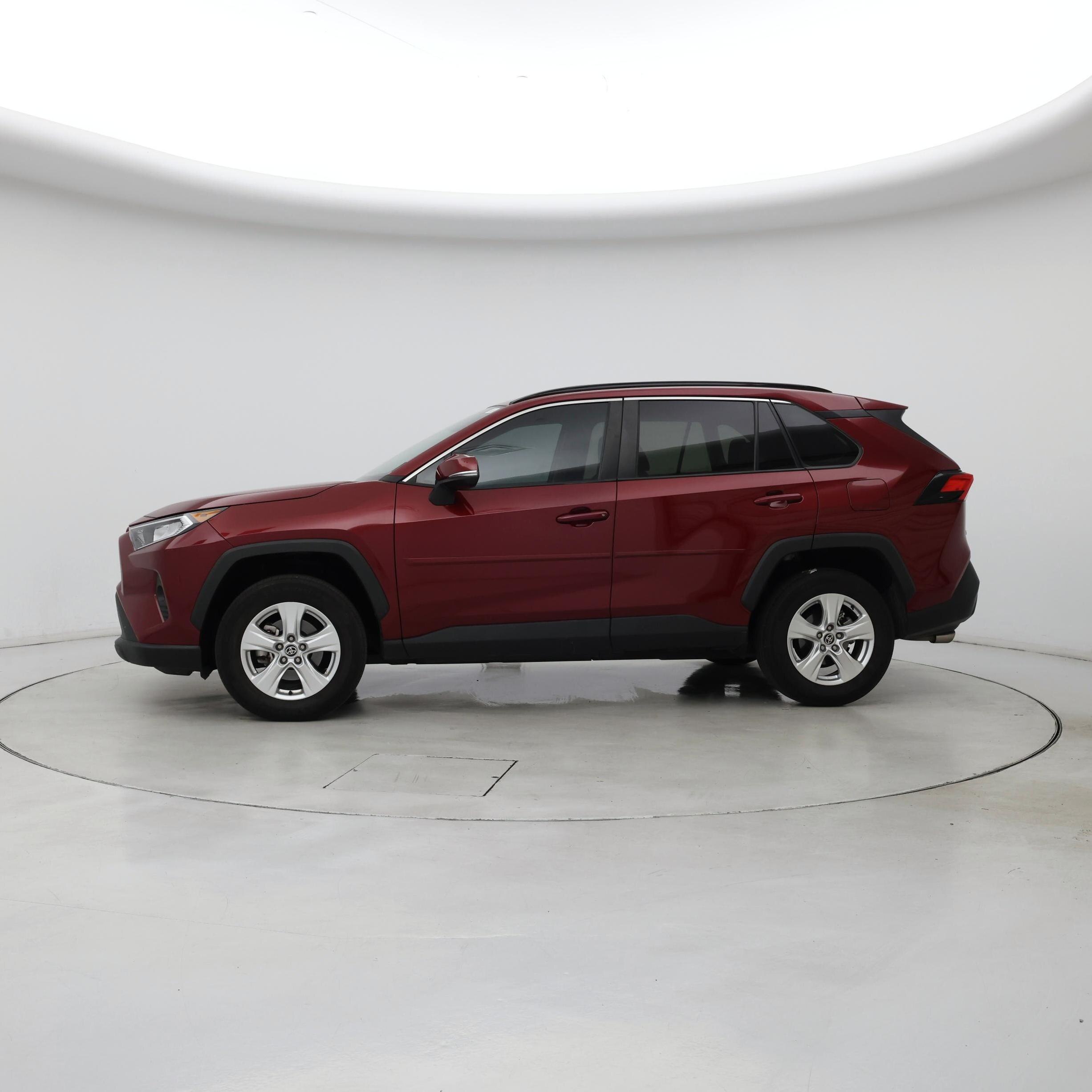 Thumbnail: 2021 Toyota RAV4 - 3
