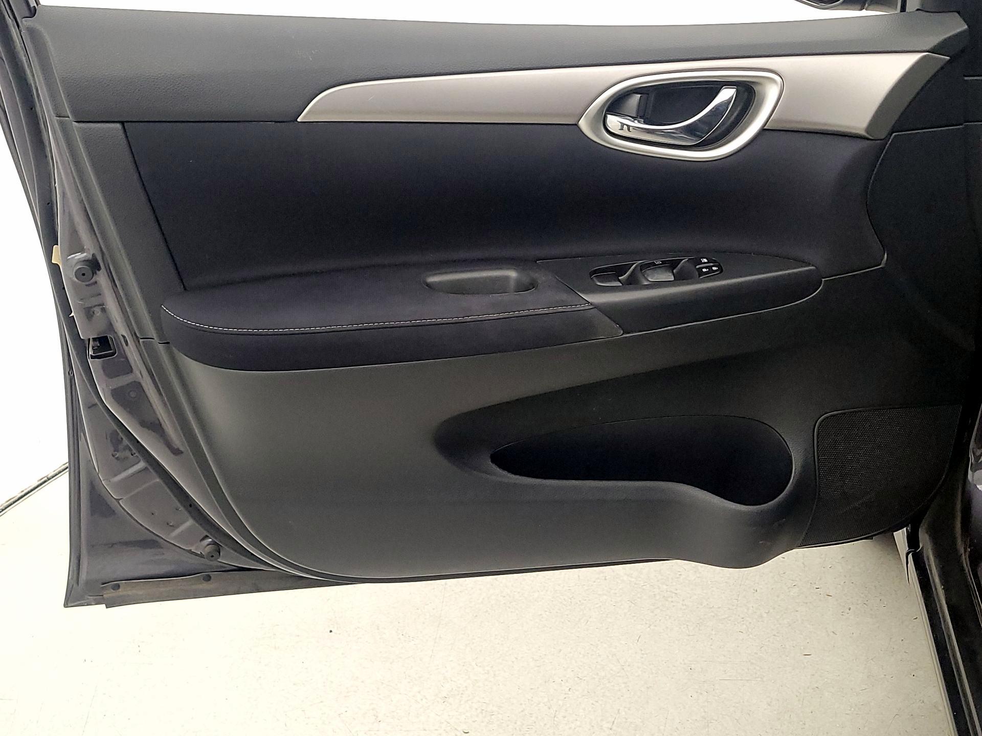 Thumbnail: 2014 Nissan Sentra - 12