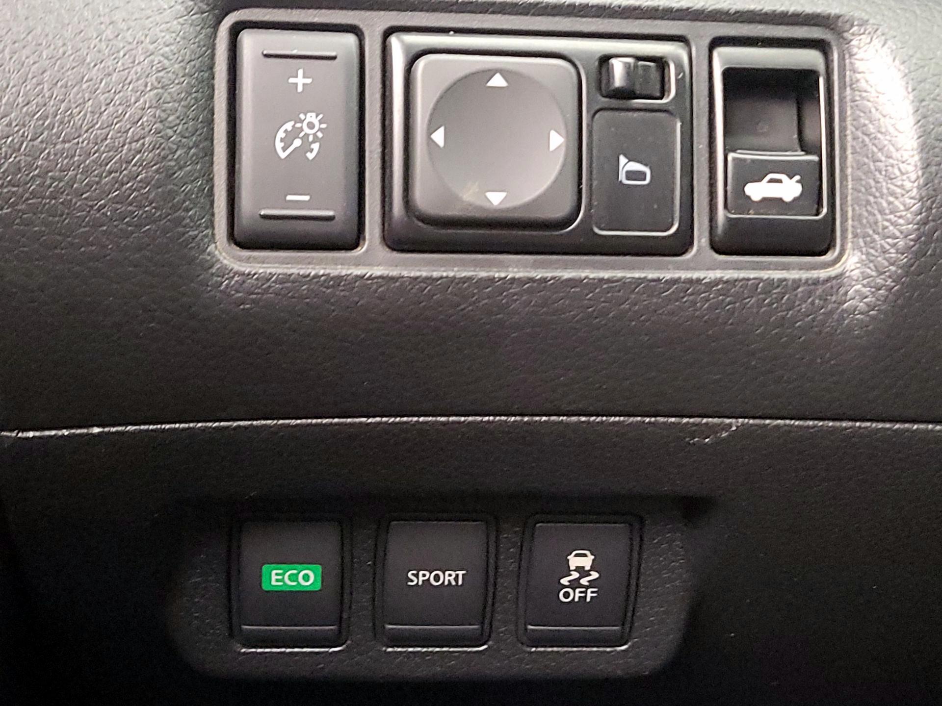 Thumbnail: 2014 Nissan Sentra - 13