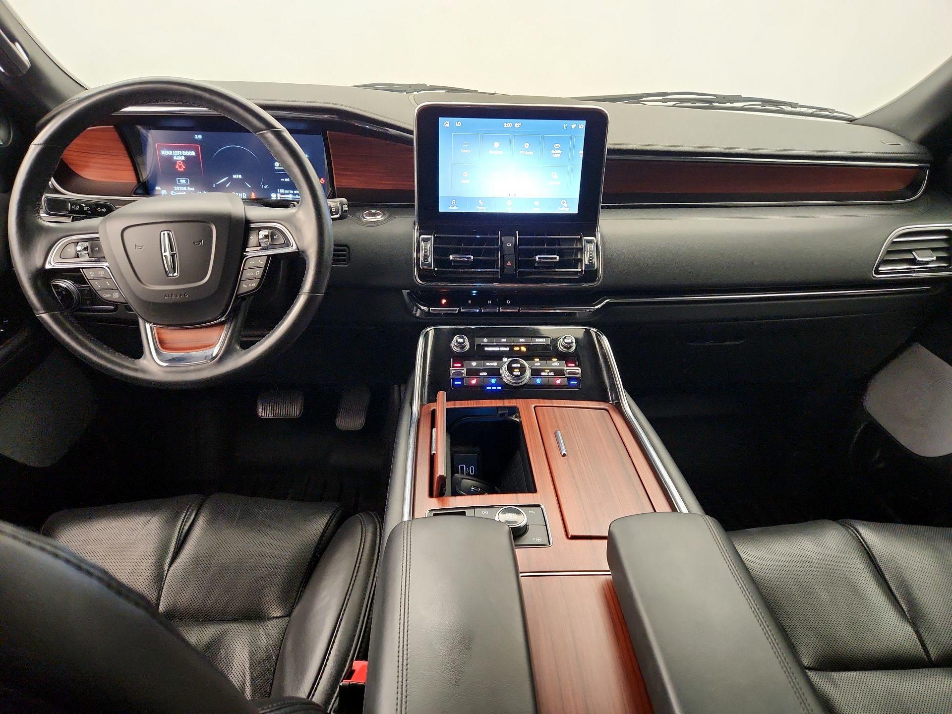Thumbnail: 2021 Lincoln Navigator - 9