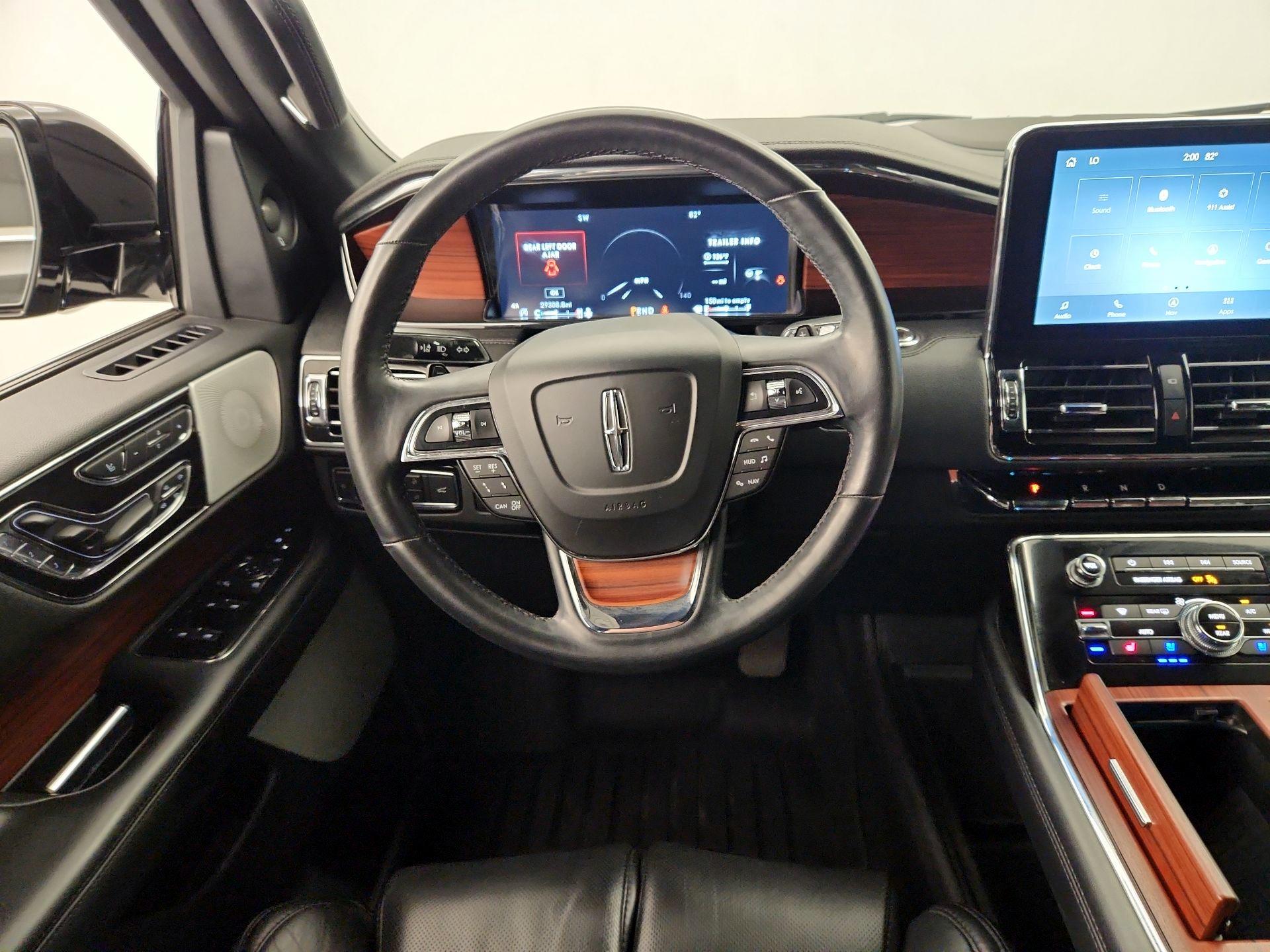 Thumbnail: 2021 Lincoln Navigator - 10