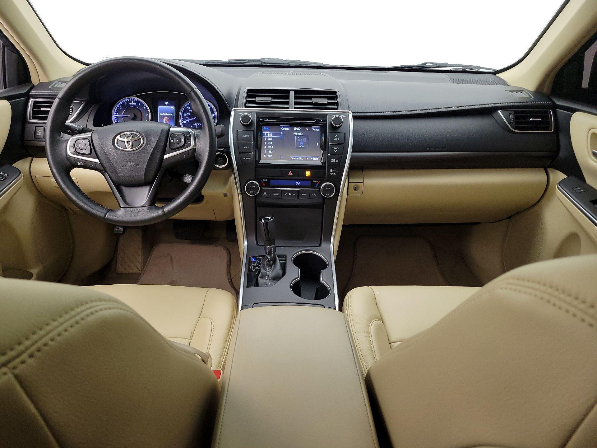 Thumbnail: 2015 Toyota Camry - 9