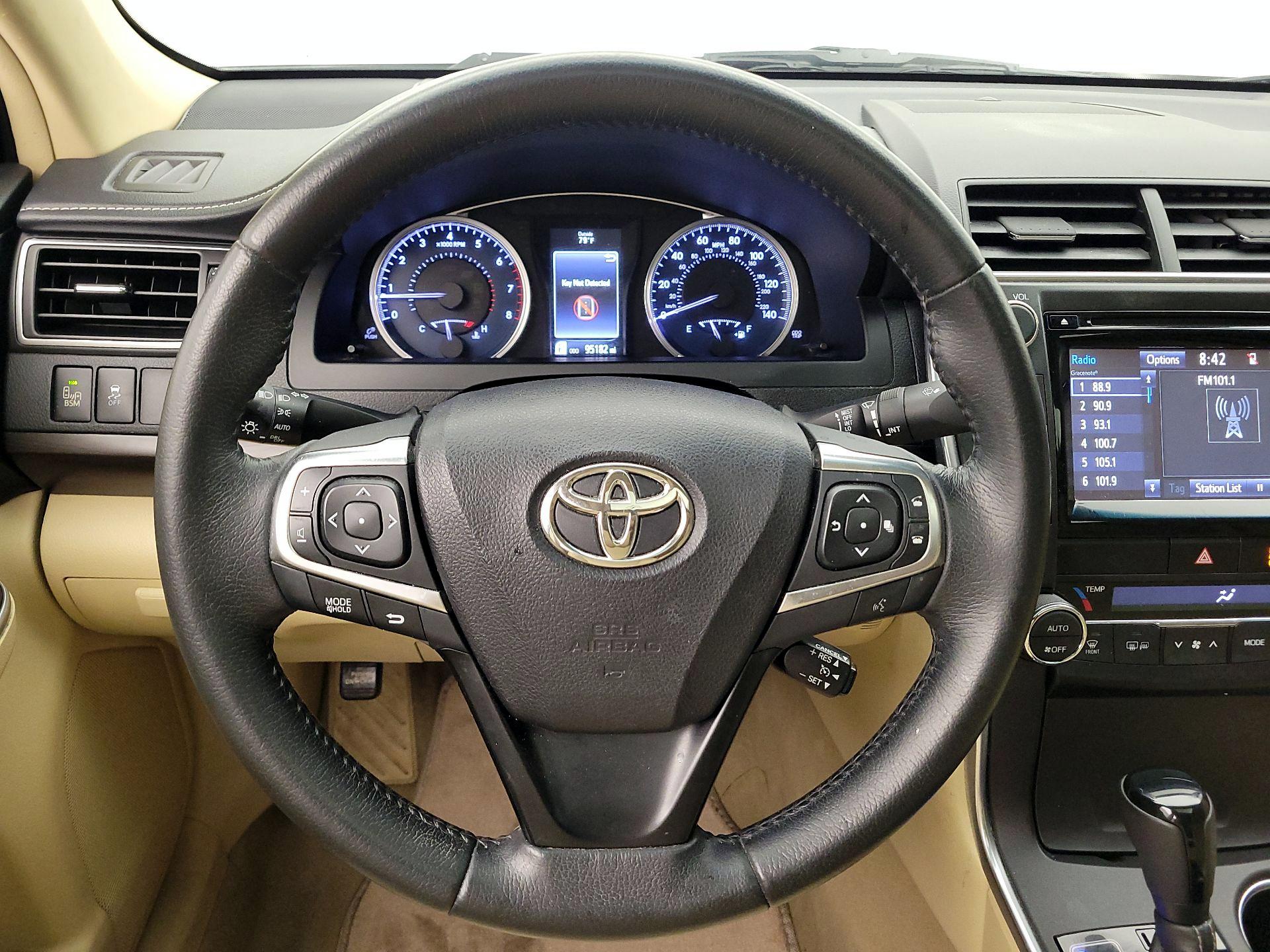 Thumbnail: 2015 Toyota Camry - 10