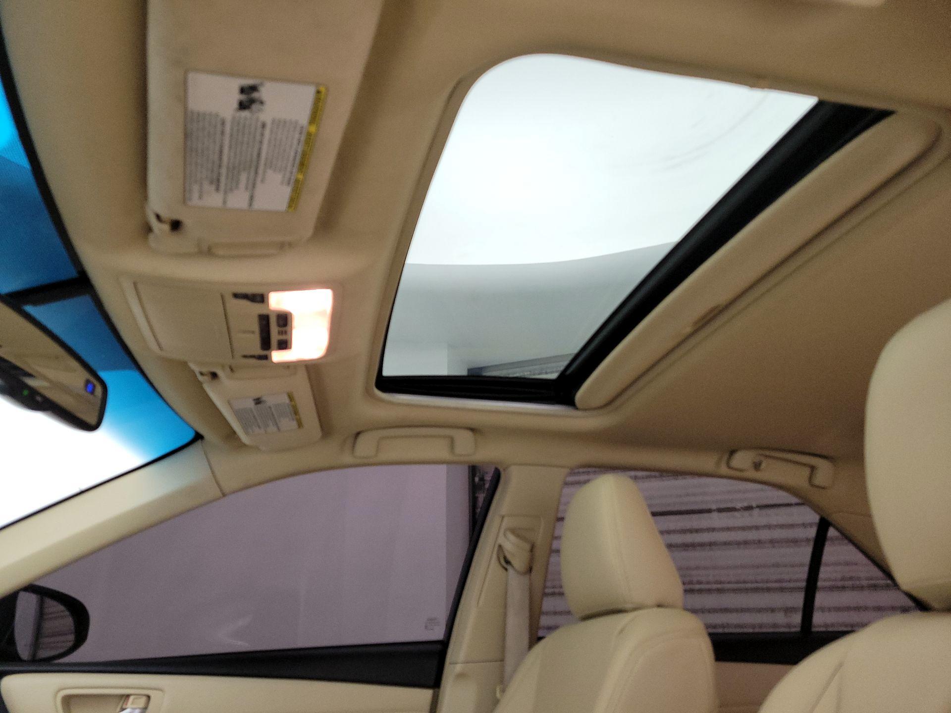 Thumbnail: 2015 Toyota Camry - 19