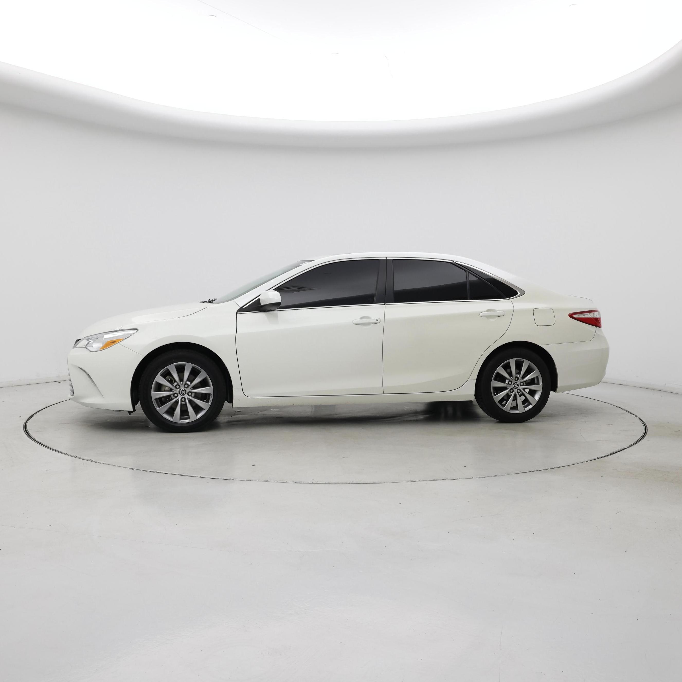 Thumbnail: 2015 Toyota Camry - 3