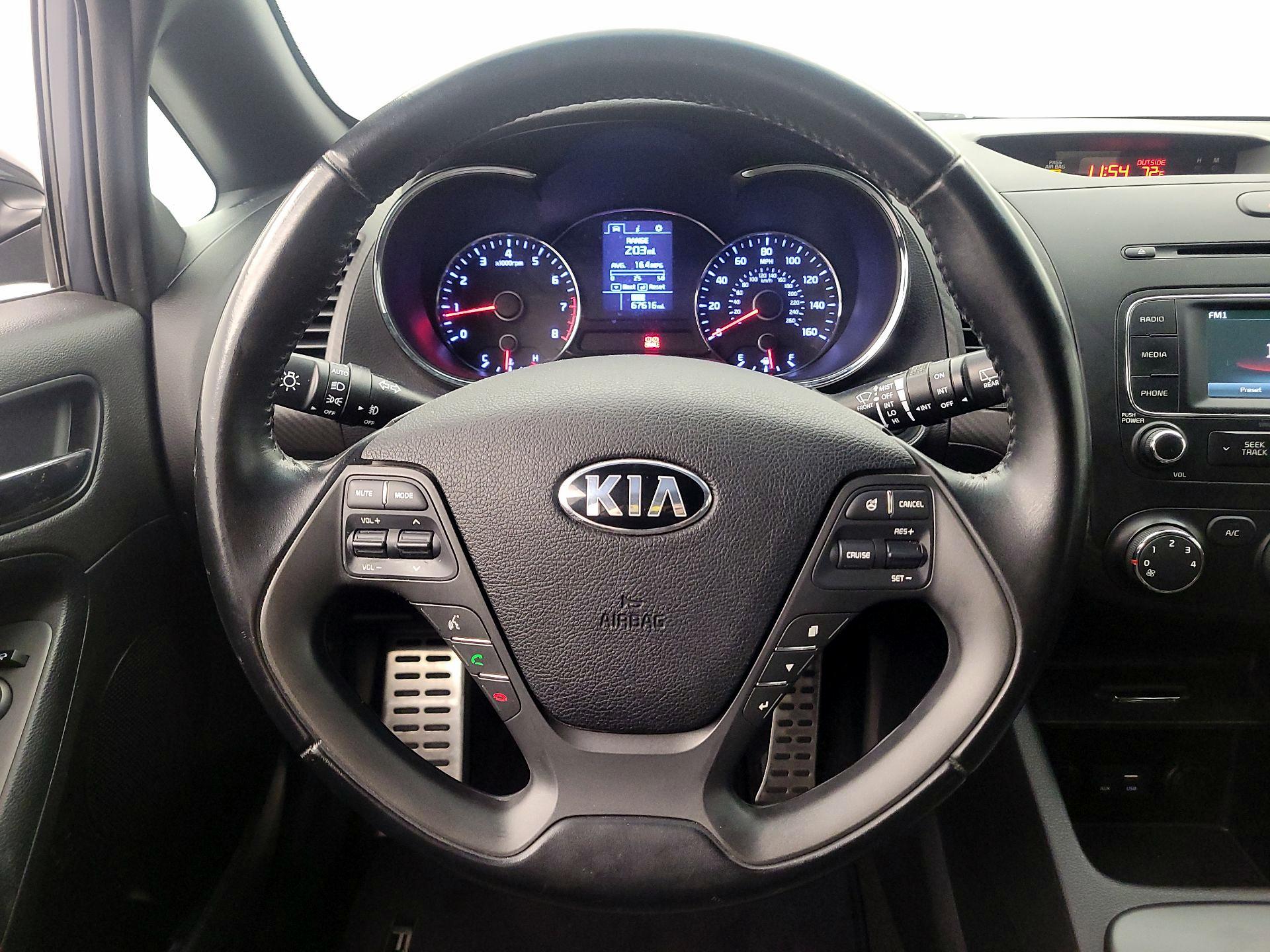 Thumbnail: 2016 Kia Forte - 10