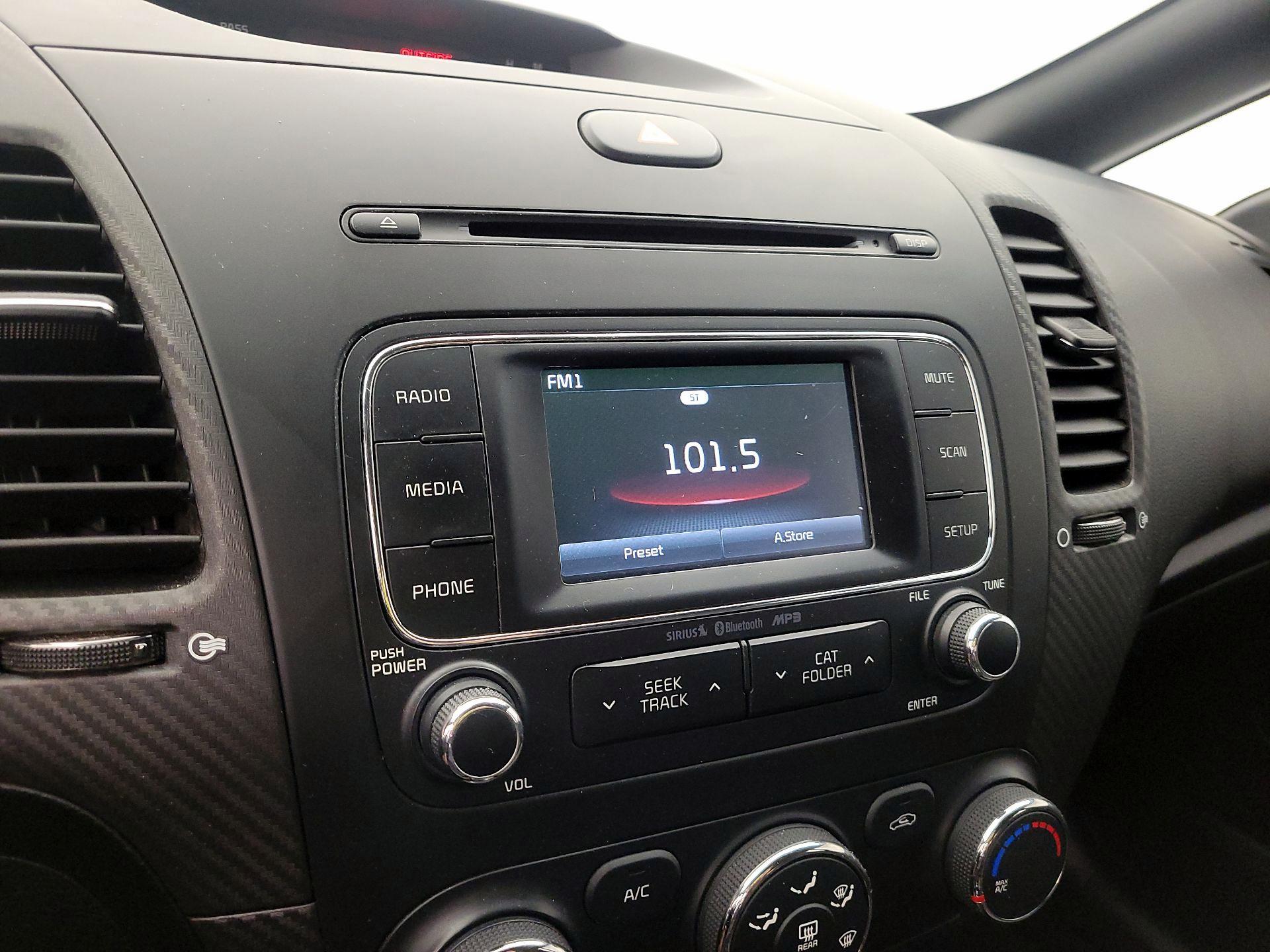 Thumbnail: 2016 Kia Forte - 15