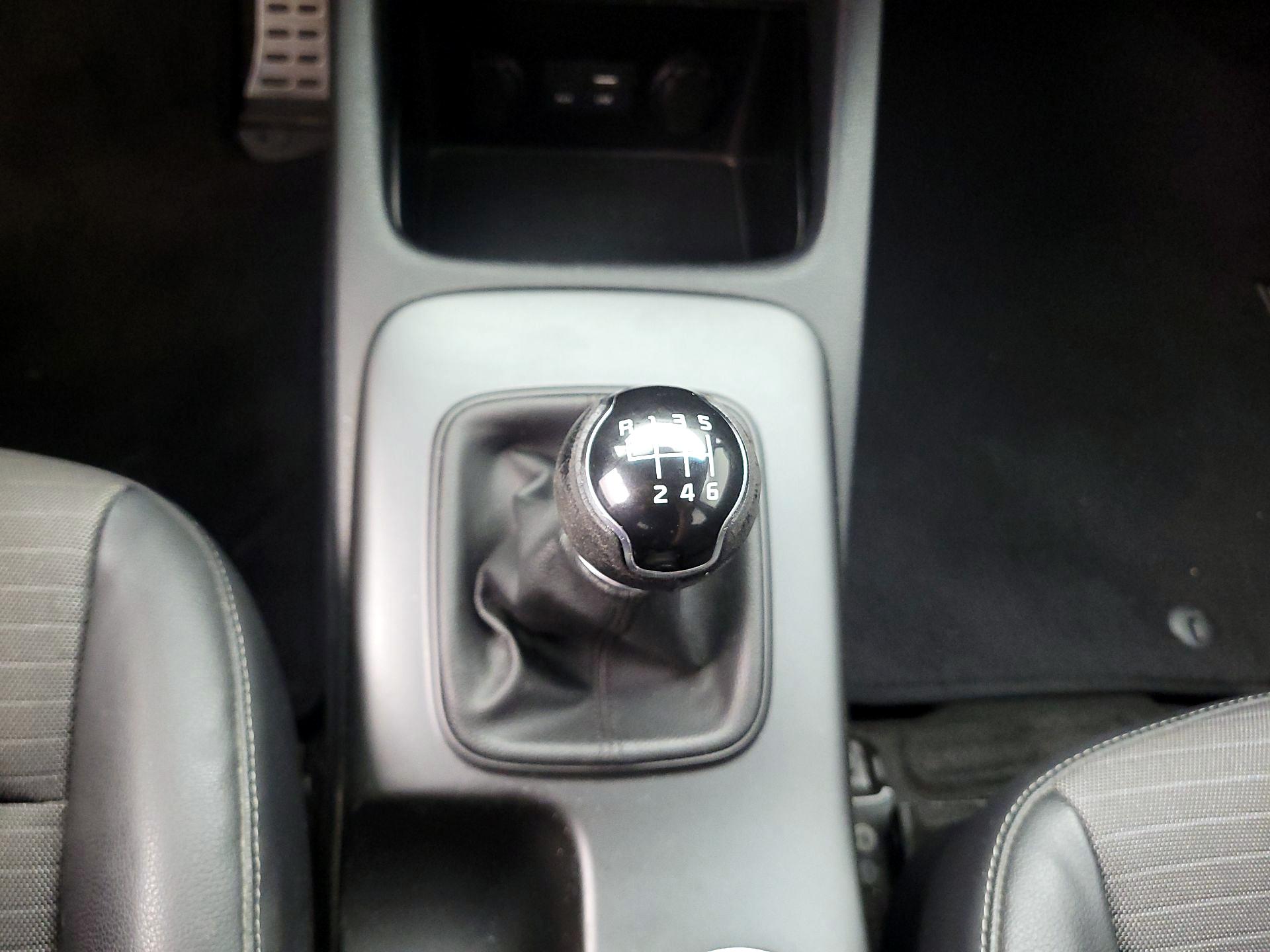 Thumbnail: 2016 Kia Forte - 17