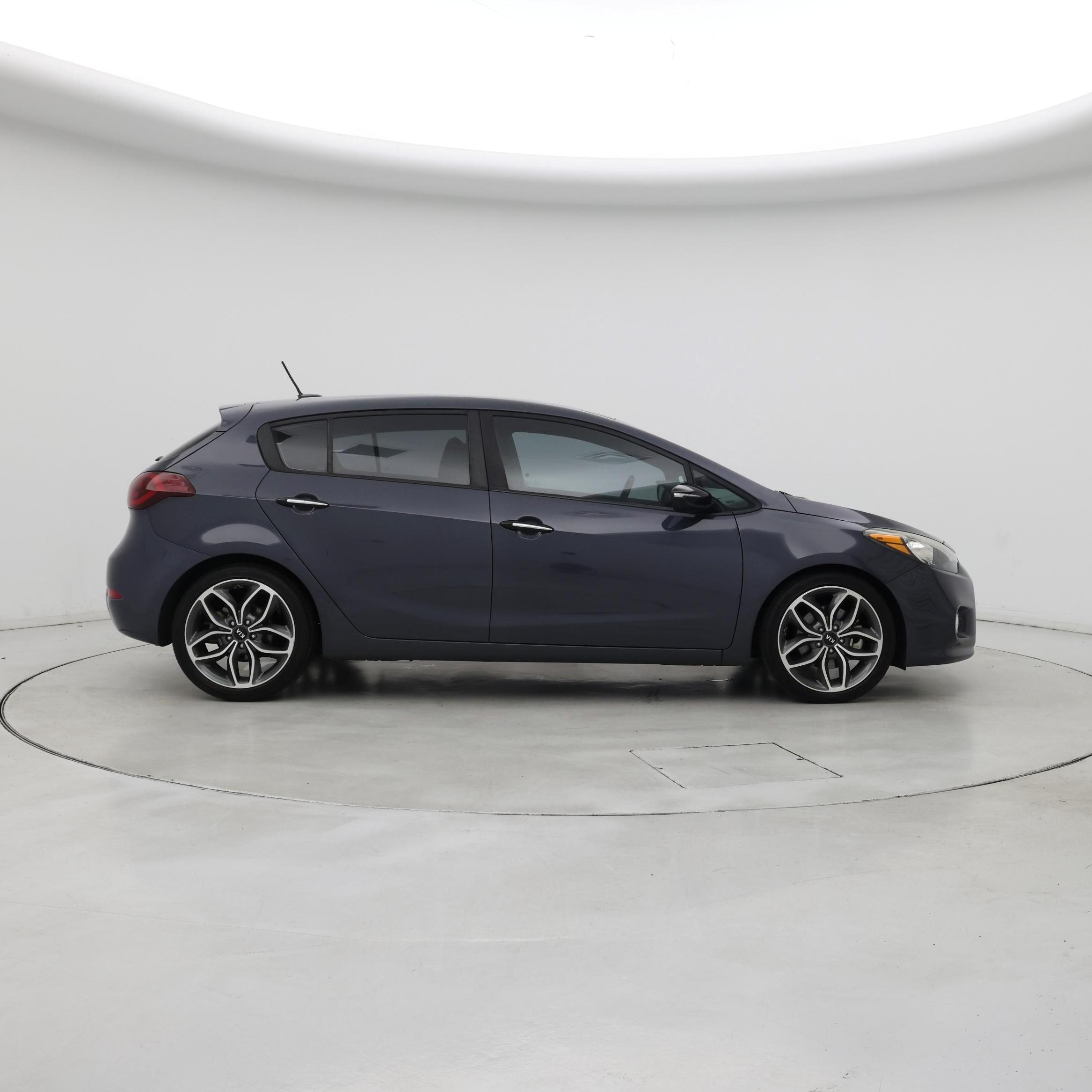 Thumbnail: 2016 Kia Forte - 7