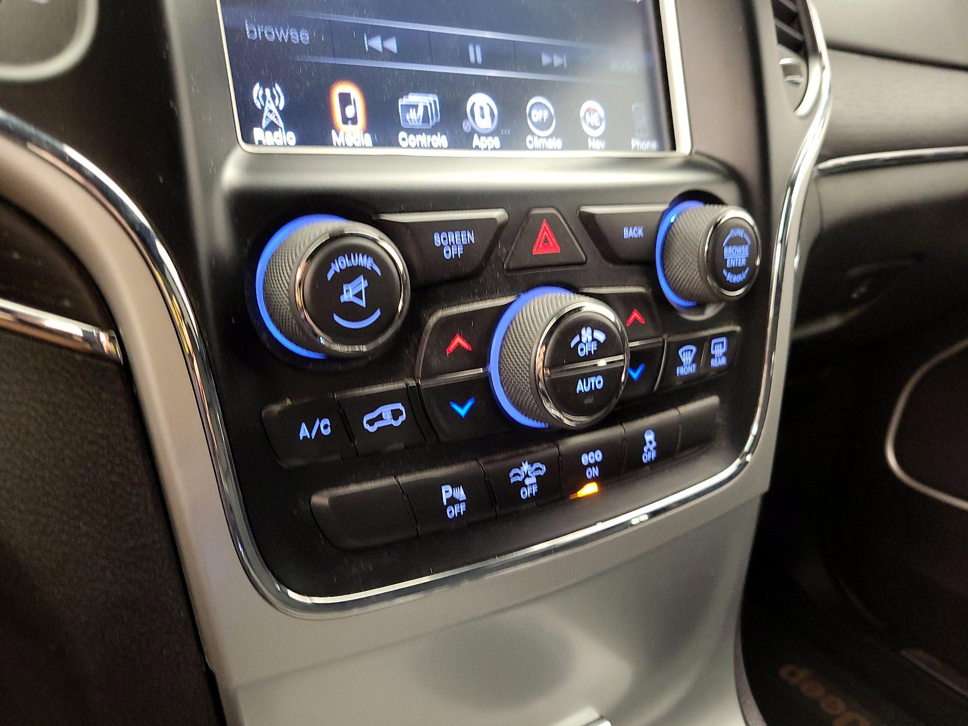 Thumbnail: 2014 Jeep Grand Cherokee - 17