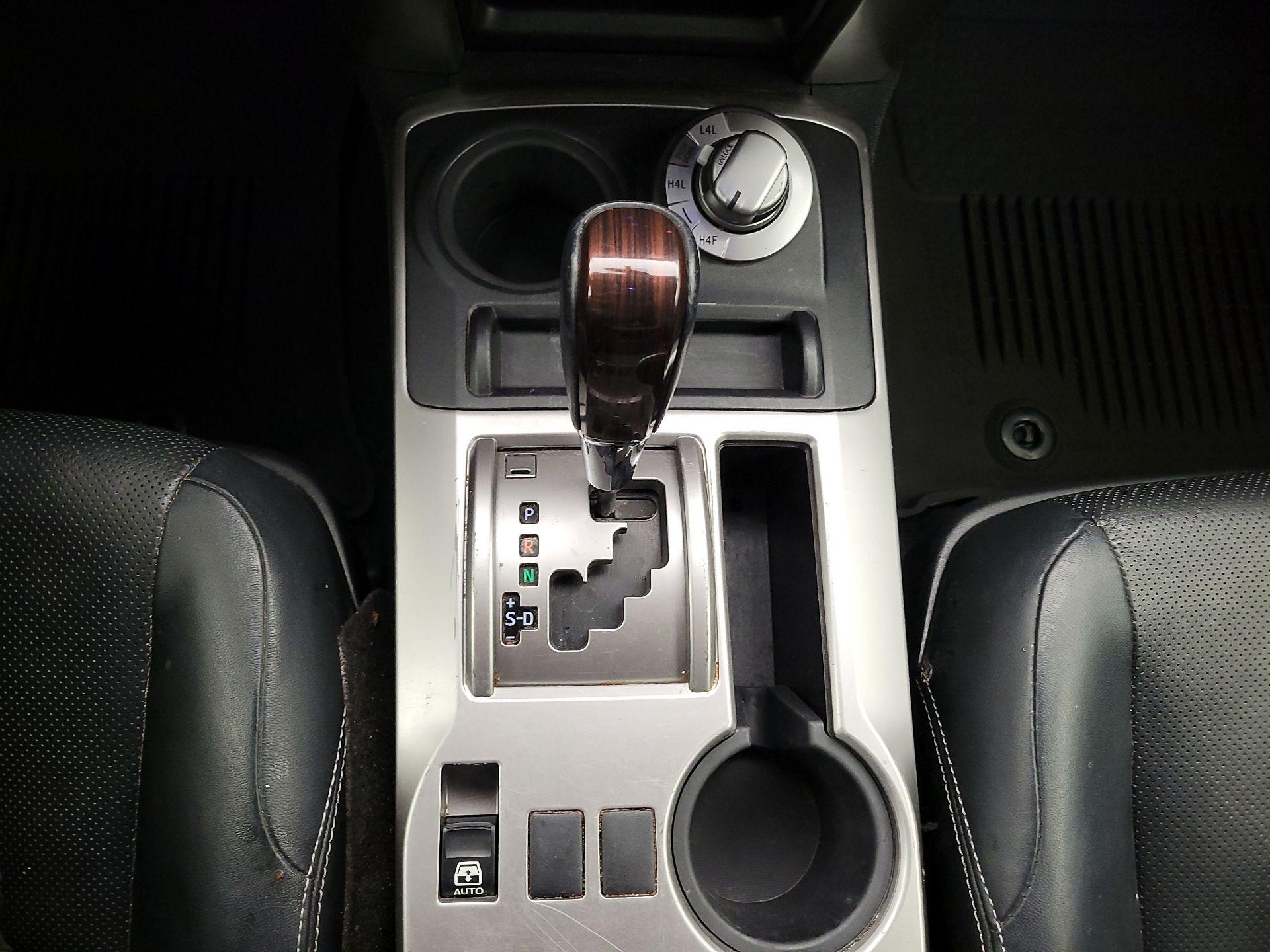 Thumbnail: 2016 Toyota 4Runner - 17