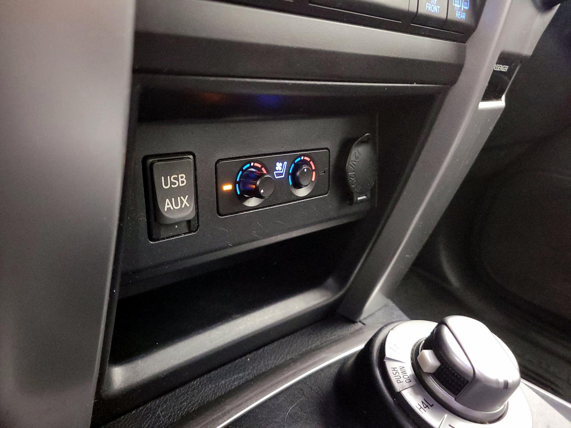 Thumbnail: 2016 Toyota 4Runner - 18