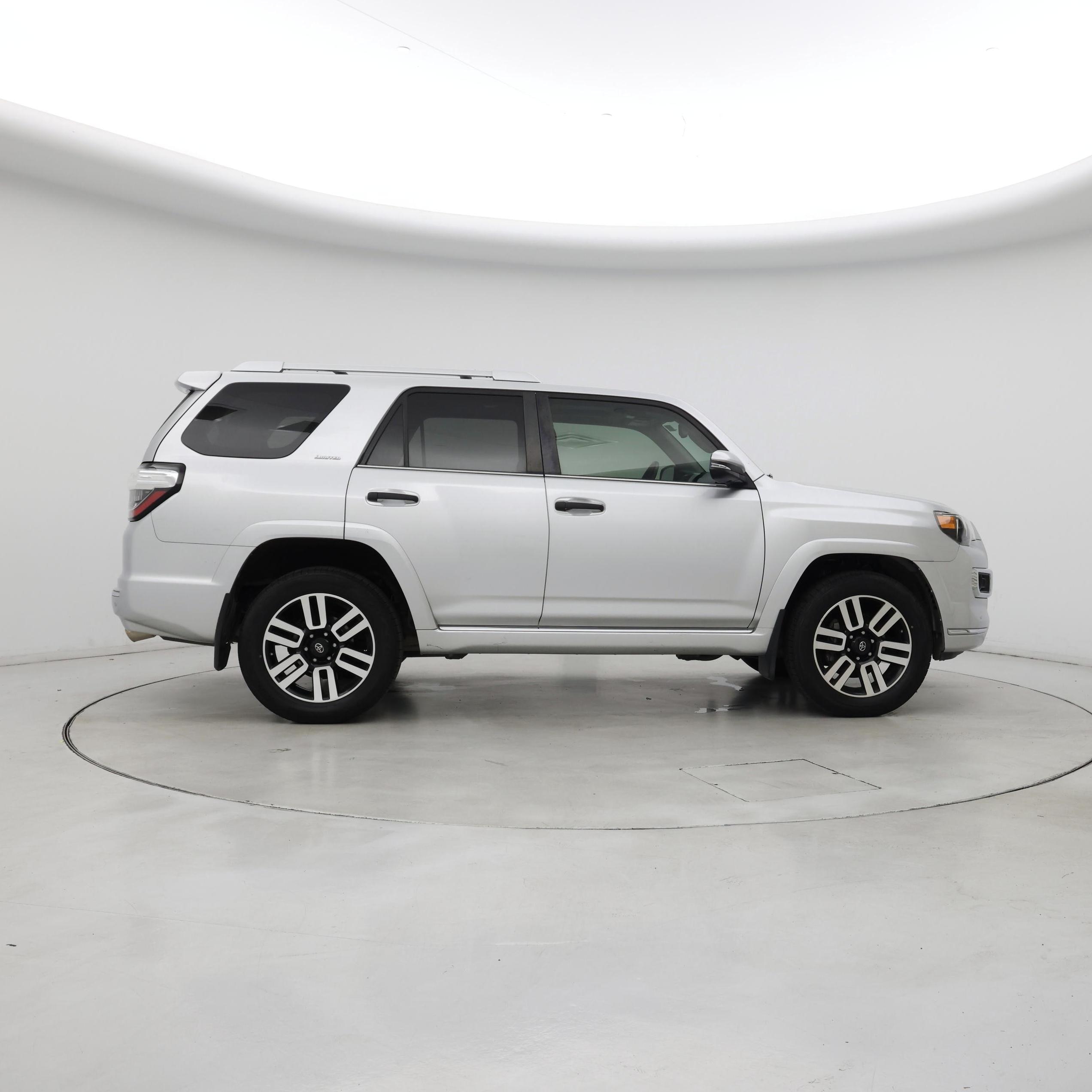 Thumbnail: 2016 Toyota 4Runner - 7