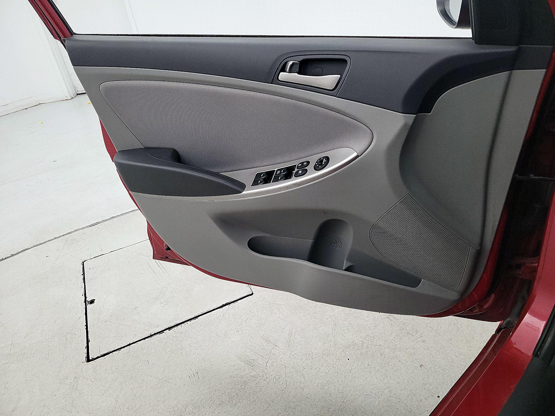 Thumbnail: 2016 Hyundai Accent - 12