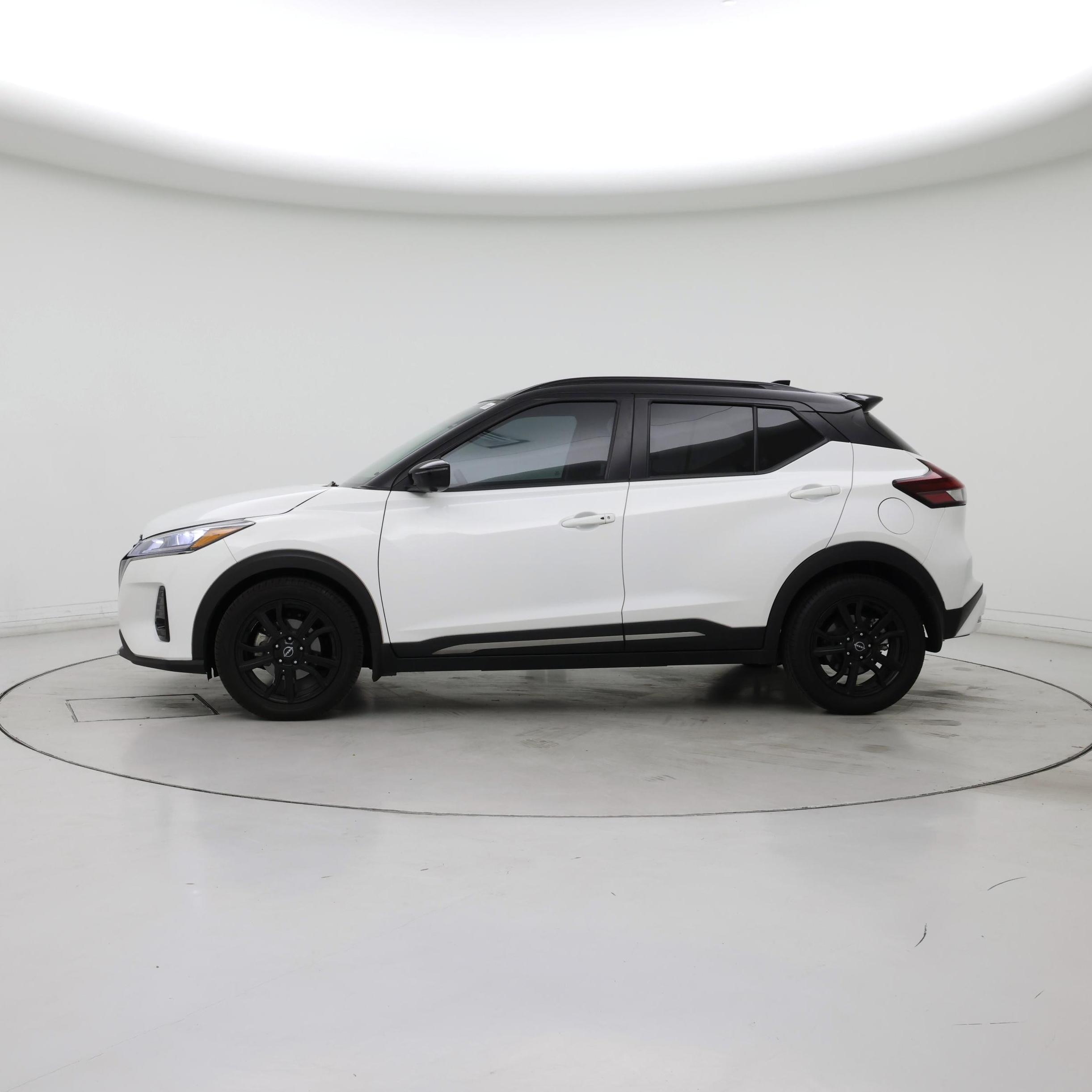 Thumbnail: 2023 Nissan Kicks - 3