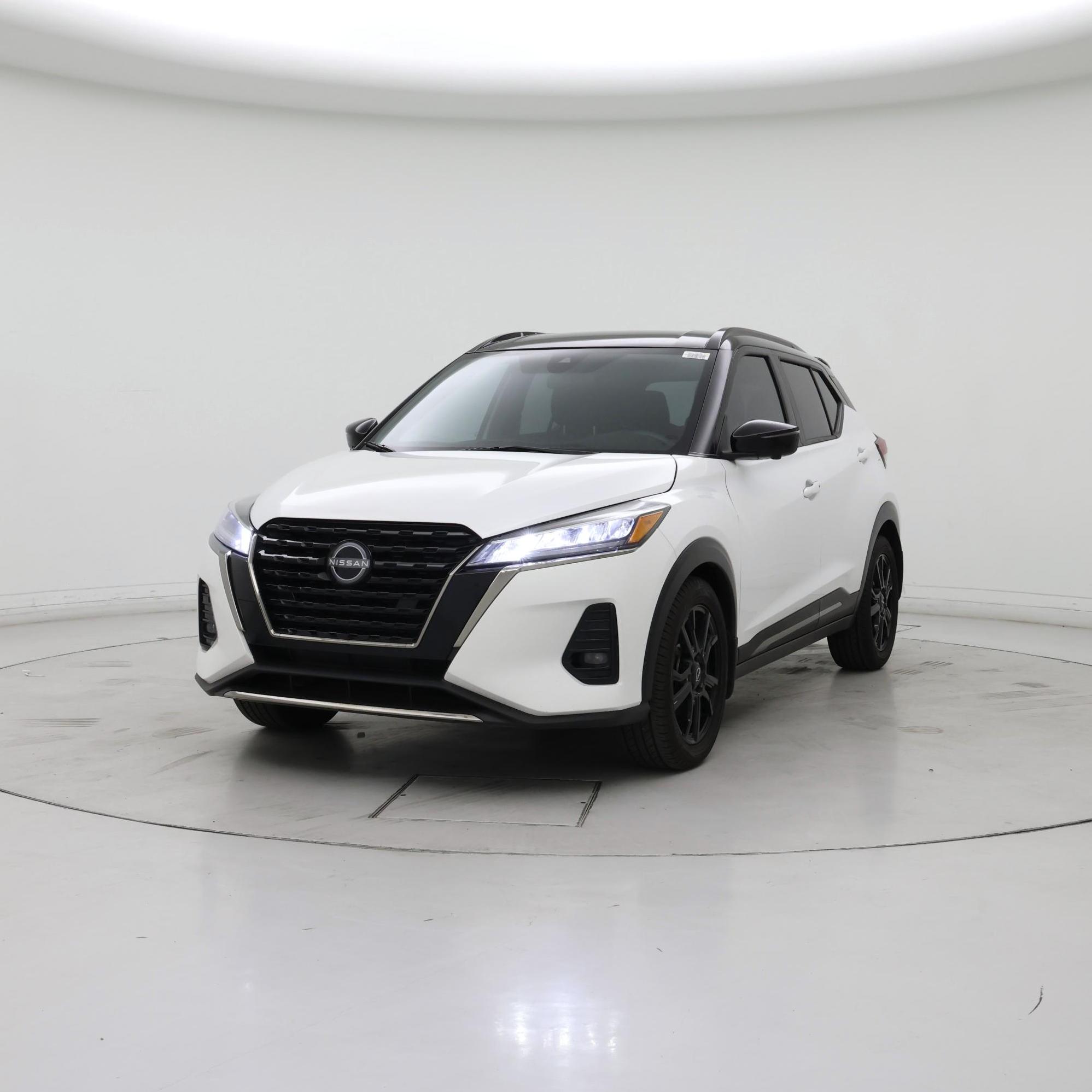 Thumbnail: 2023 Nissan Kicks - 4