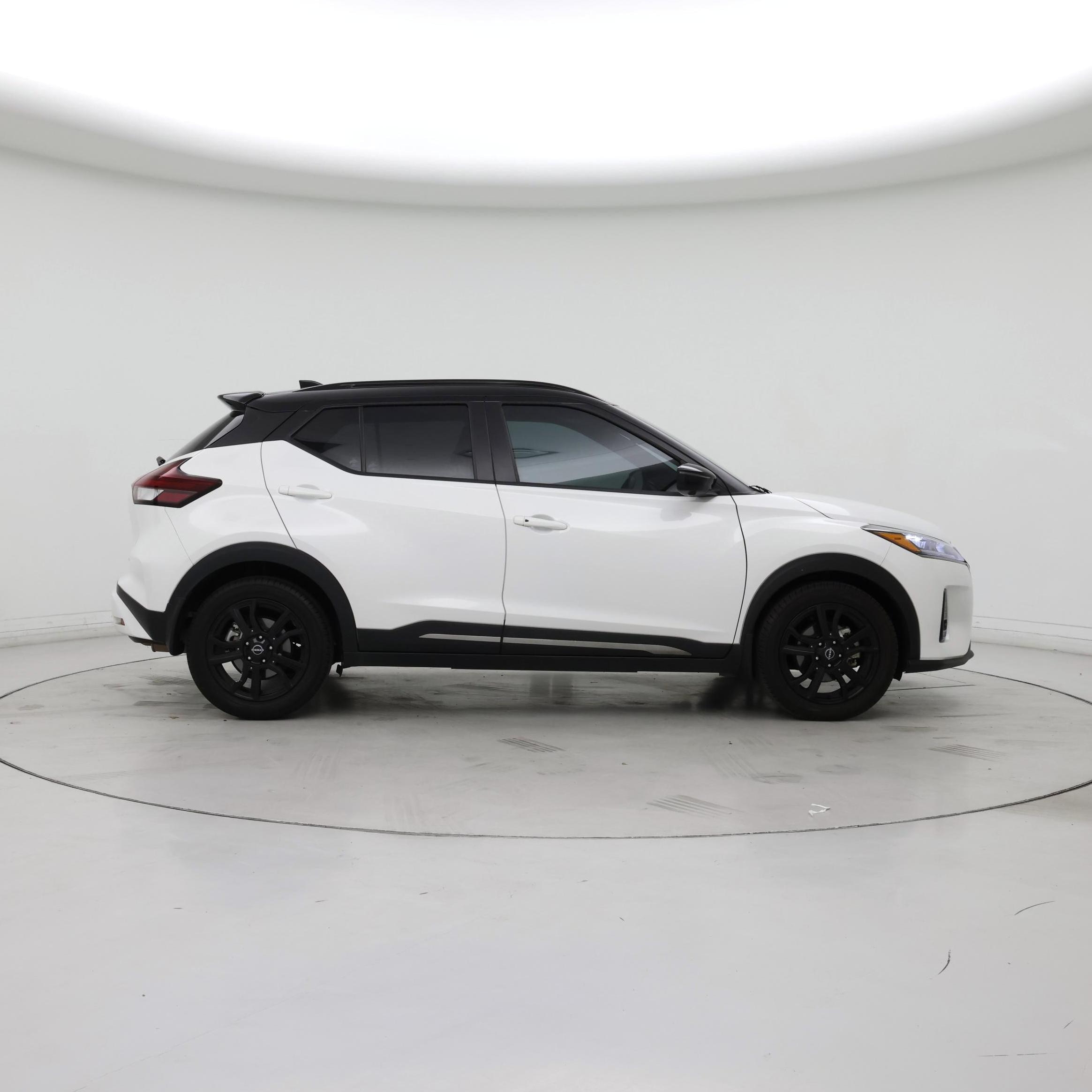 Thumbnail: 2023 Nissan Kicks - 7