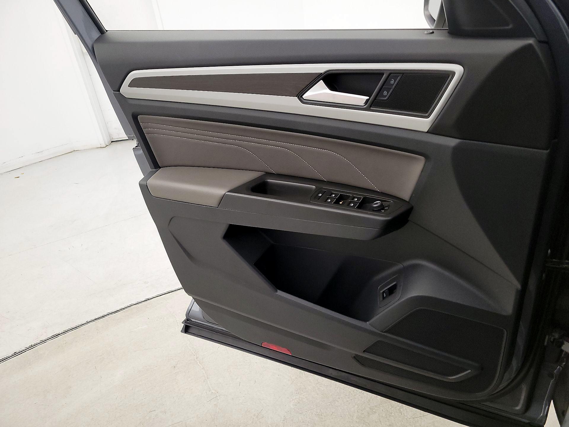 Thumbnail: 2022 Volkswagen Atlas - 12