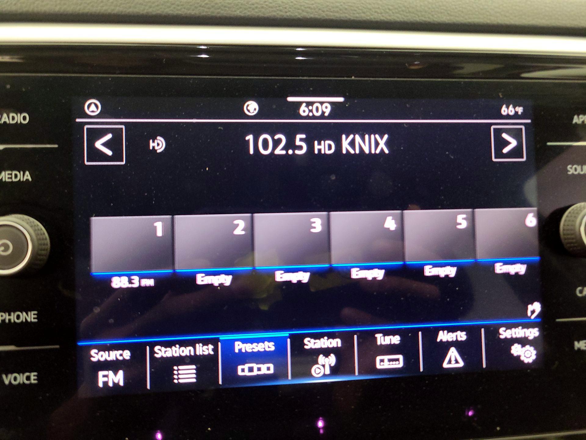 Thumbnail: 2022 Volkswagen Atlas - 15