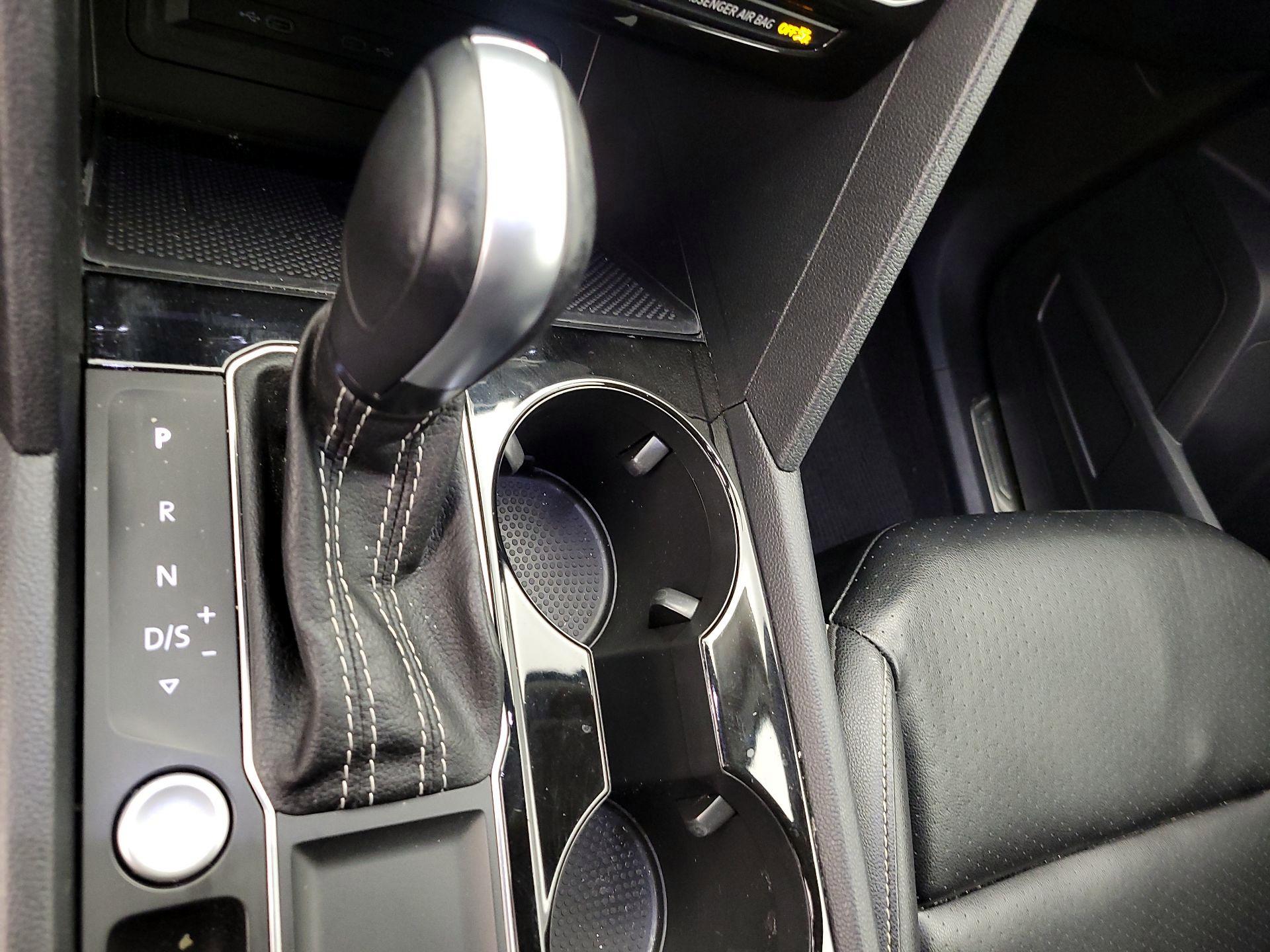 Thumbnail: 2022 Volkswagen Atlas - 17