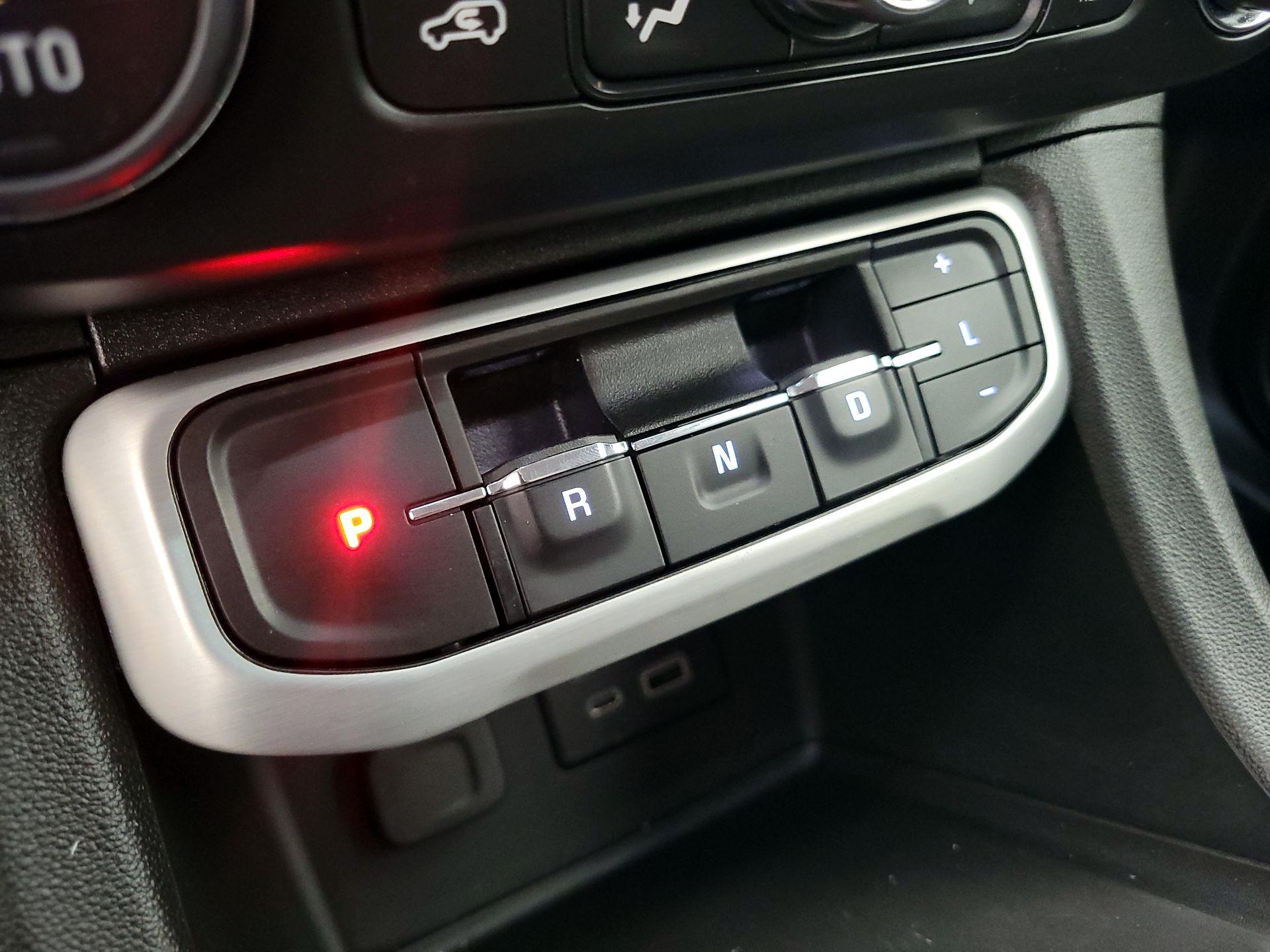 Thumbnail: 2023 GMC Acadia - 18
