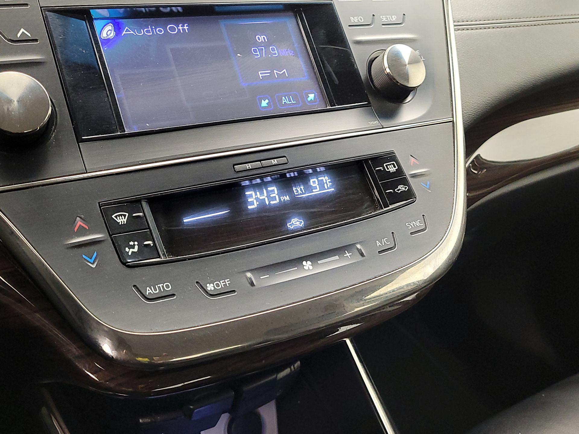 Thumbnail: 2014 Toyota Avalon - 16