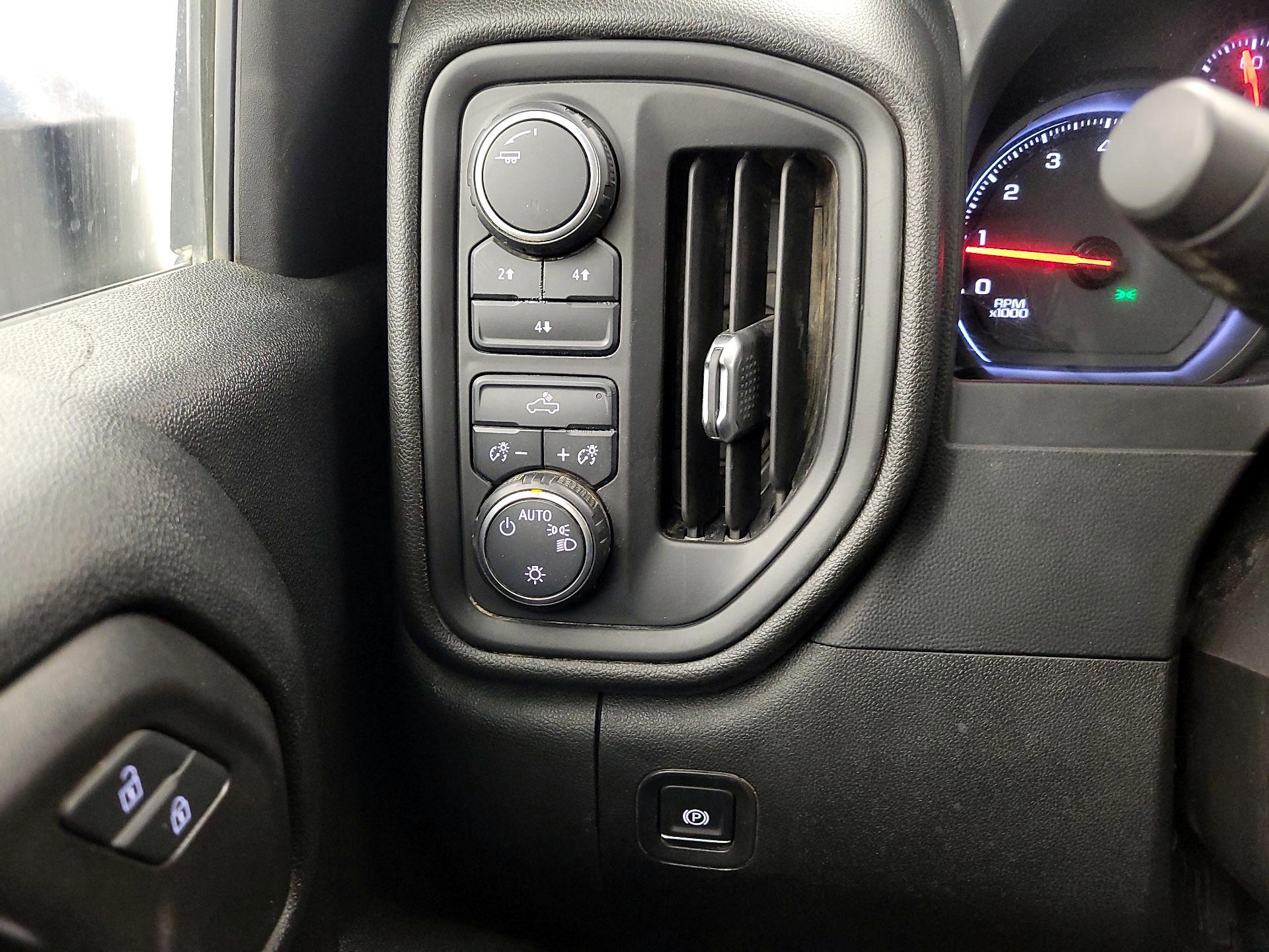 Thumbnail: 2021 Chevrolet Silverado 2500 - 13