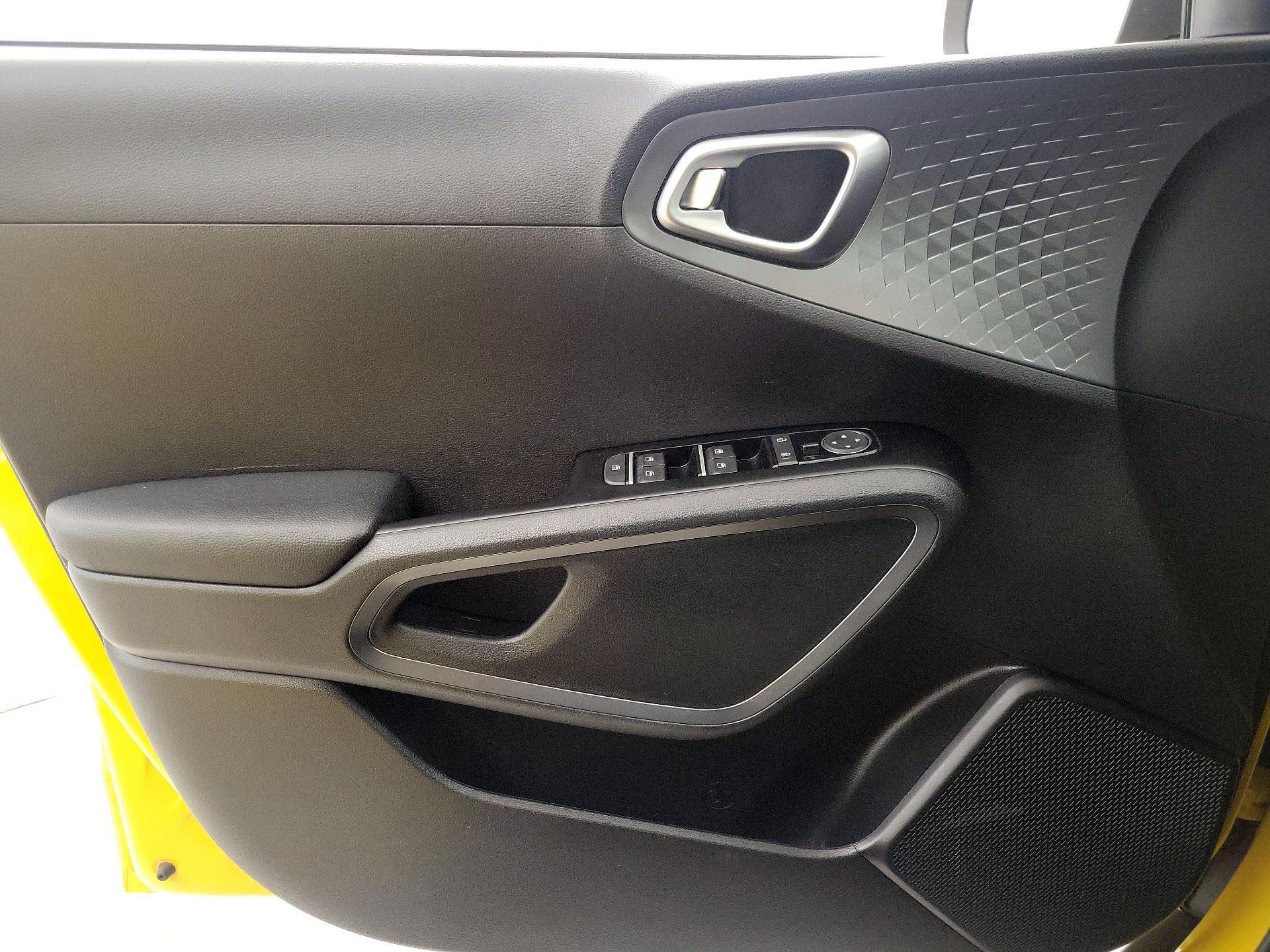 Thumbnail: 2020 Kia Soul - 12