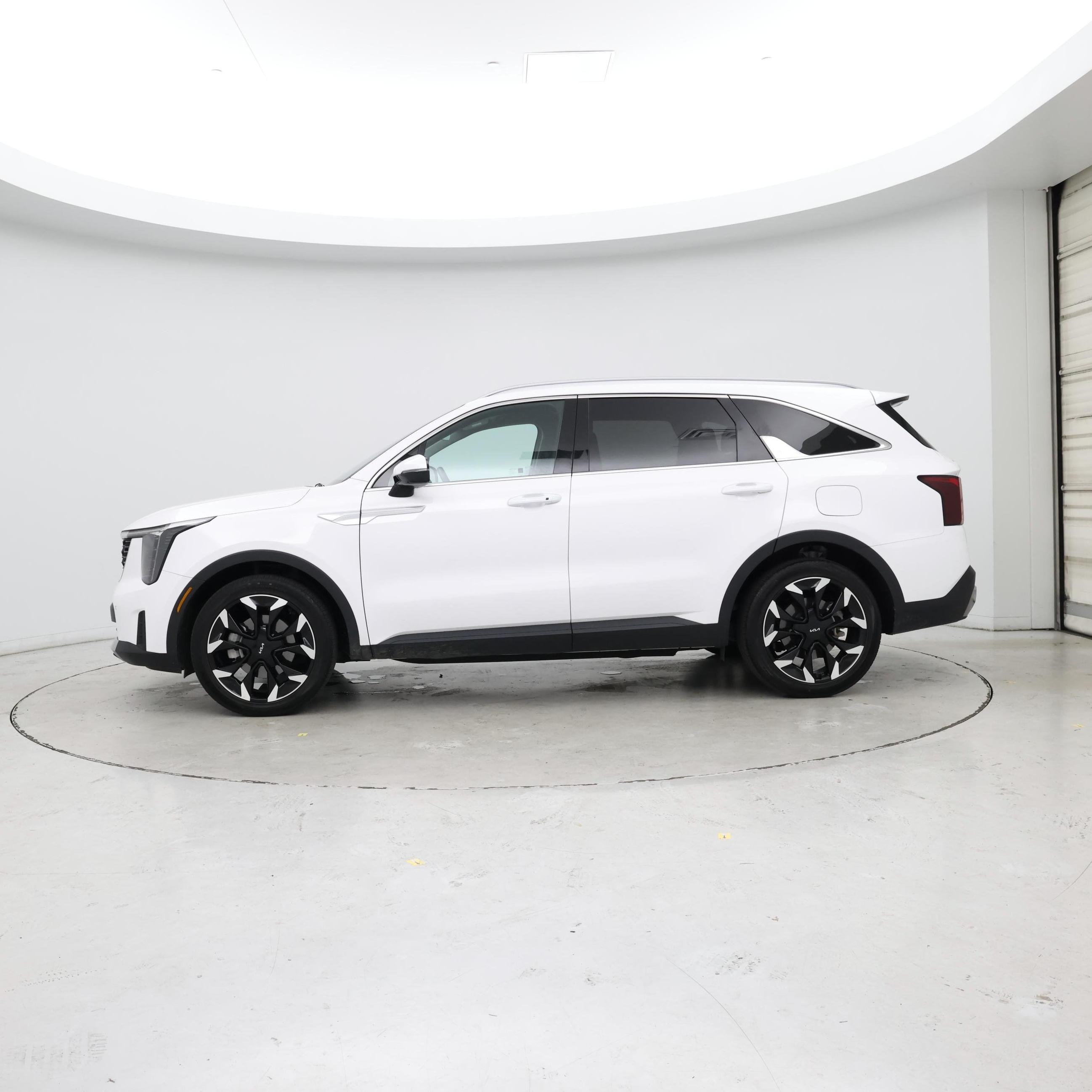Thumbnail: 2025 Kia Sorento - 3