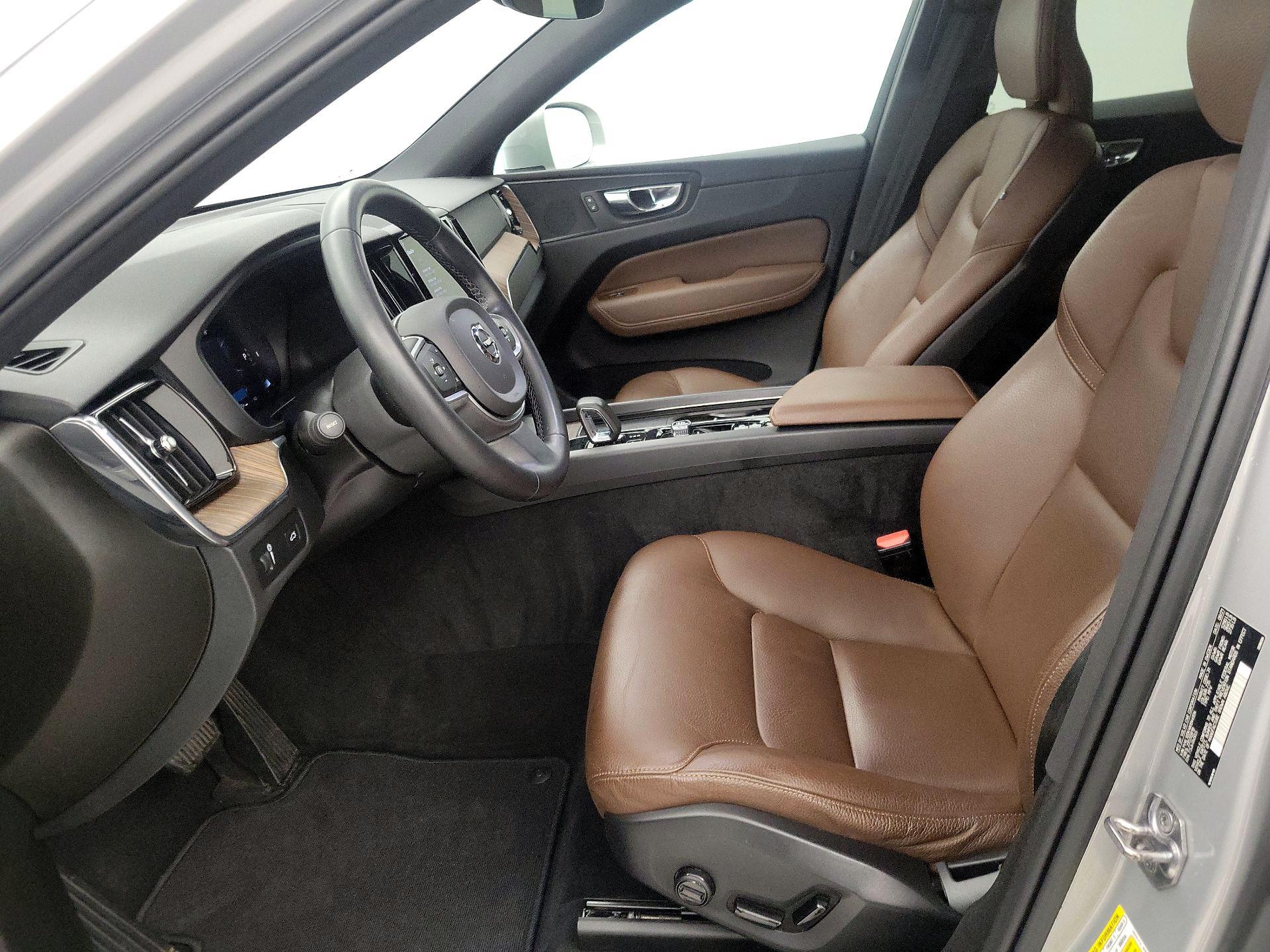 Thumbnail: 2022 Volvo XC60 - 11