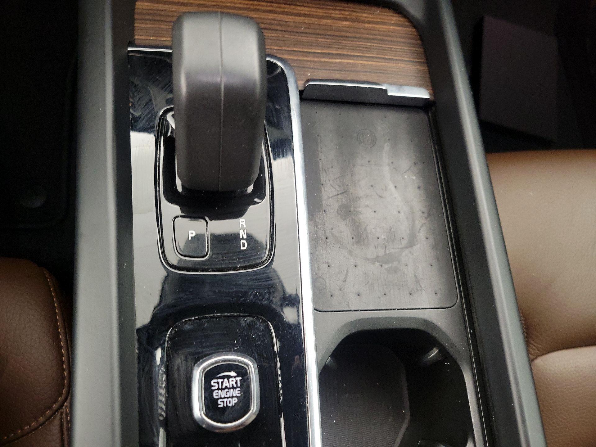 Thumbnail: 2022 Volvo XC60 - 17