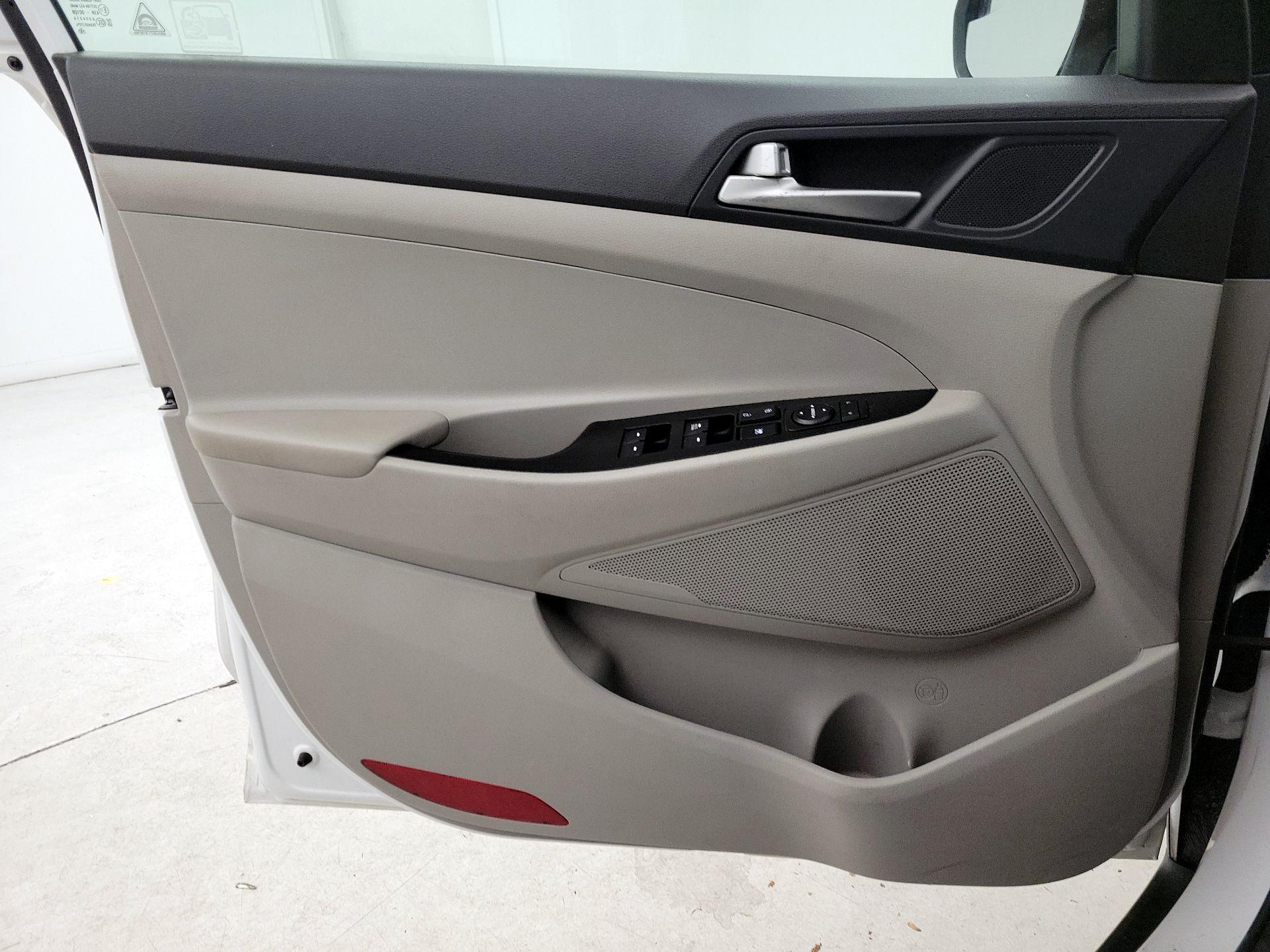 Thumbnail: 2019 Hyundai Tucson - 12