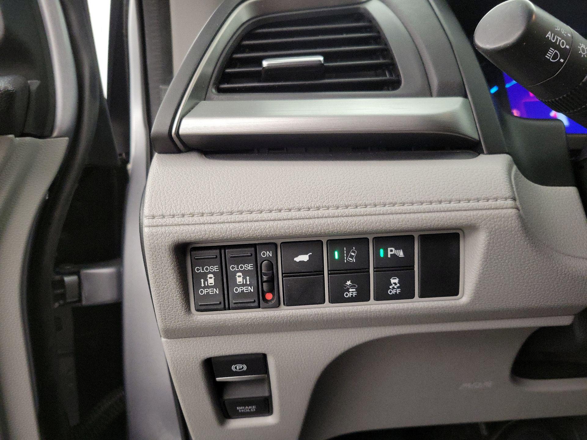 Thumbnail: 2019 Honda Odyssey - 13