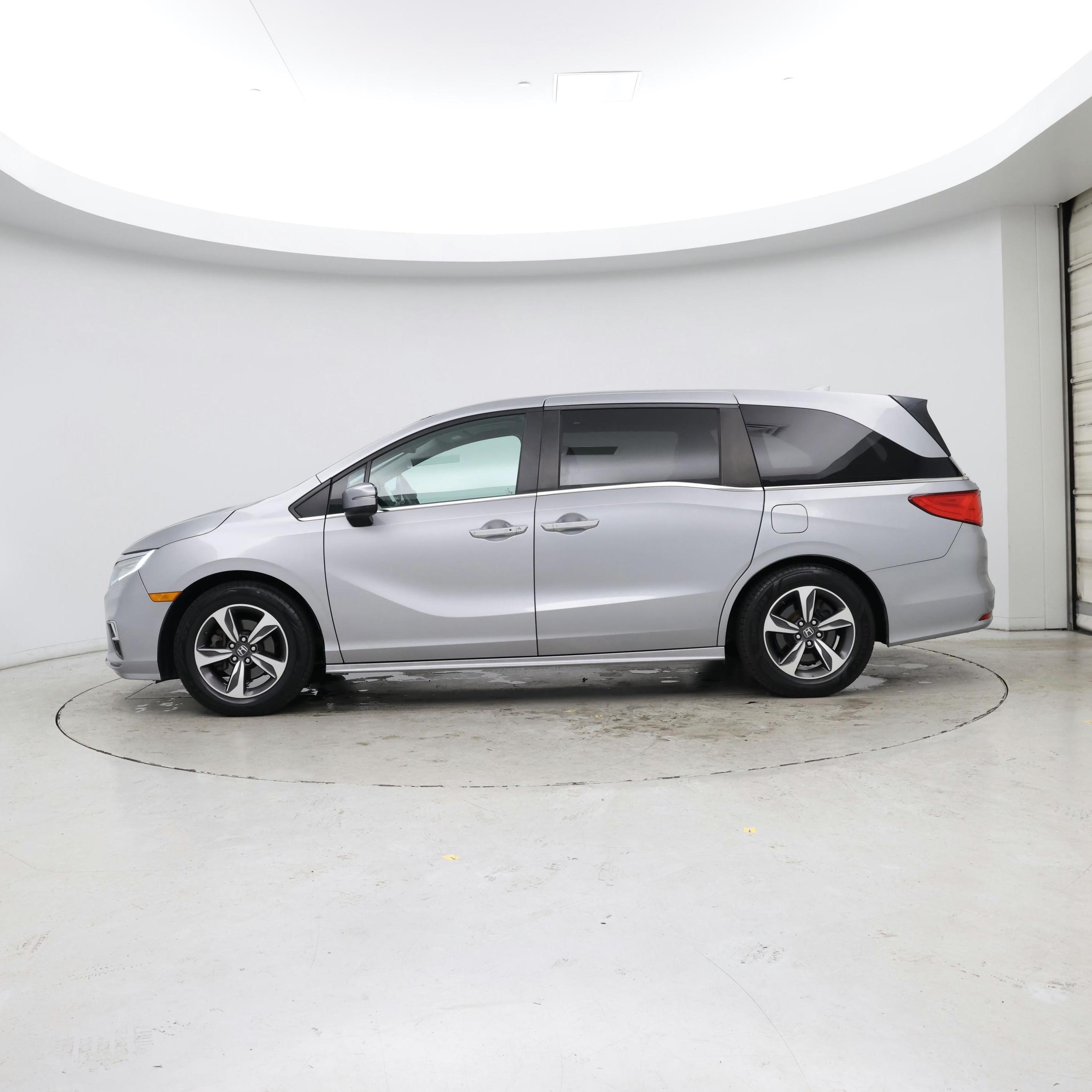 Thumbnail: 2019 Honda Odyssey - 3